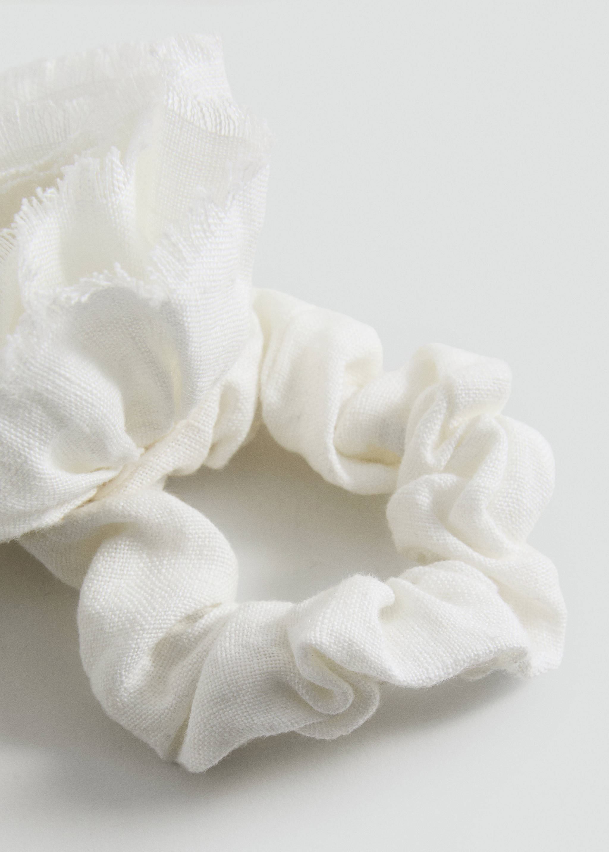 Linen flower scrunchie - Details of the article 1