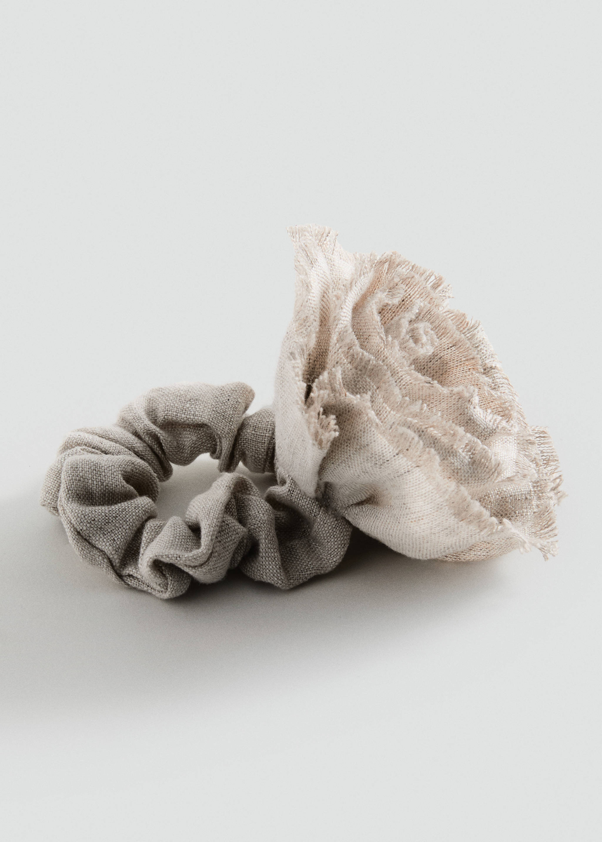 Linen flower scrunchie - Medium plane