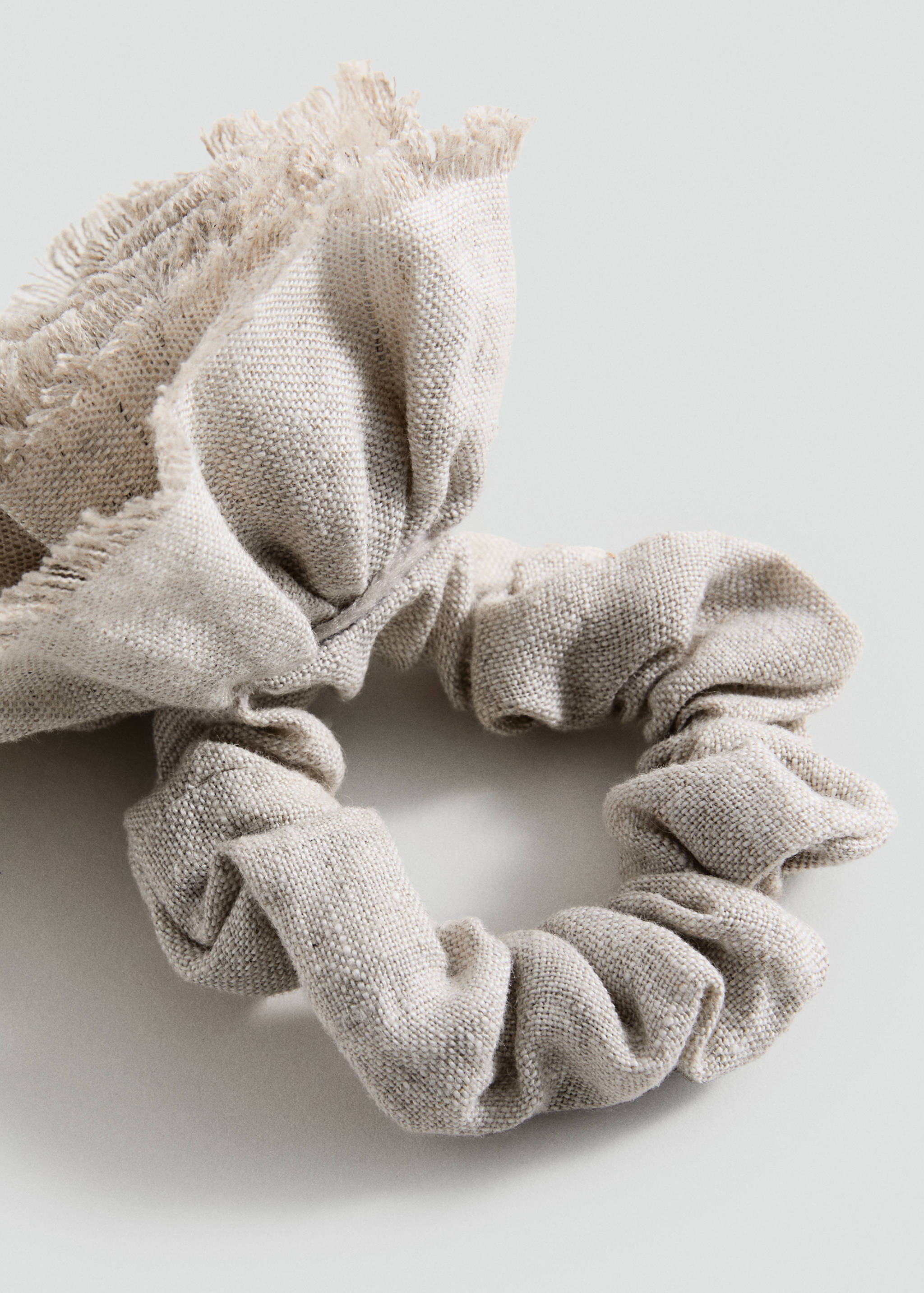 Linen flower scrunchie - Details of the article 1