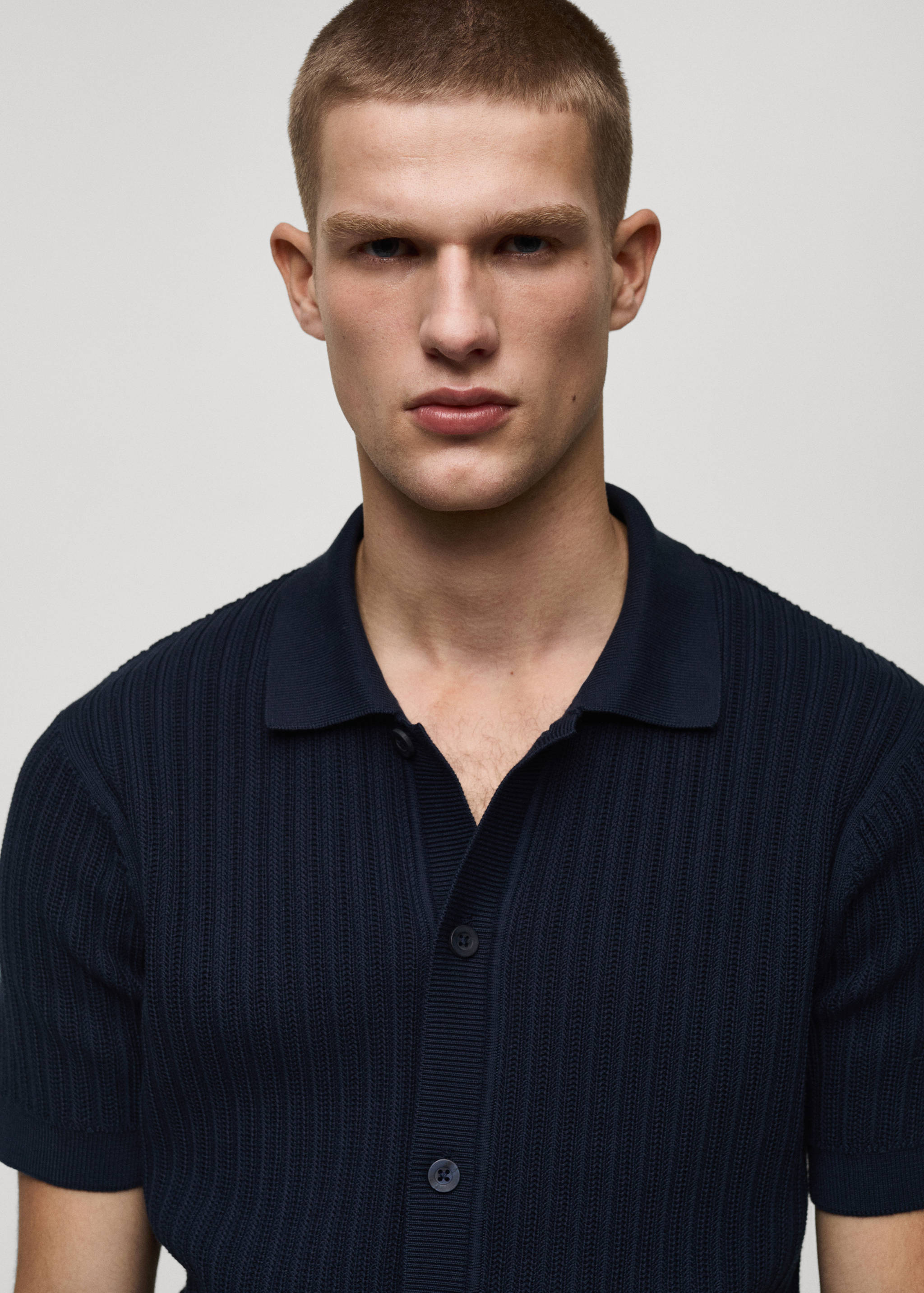 Strukturiertes Hemd aus 100 % Baumwolle - Detail des Artikels 1