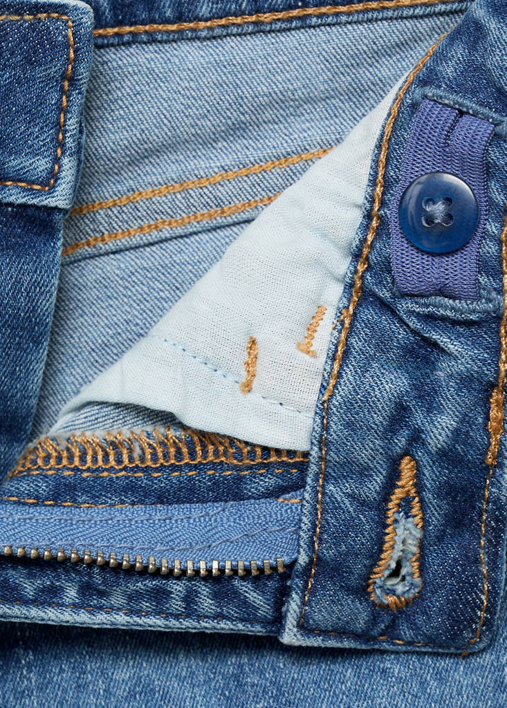 Straight-fit denim shorts — Medium Blue