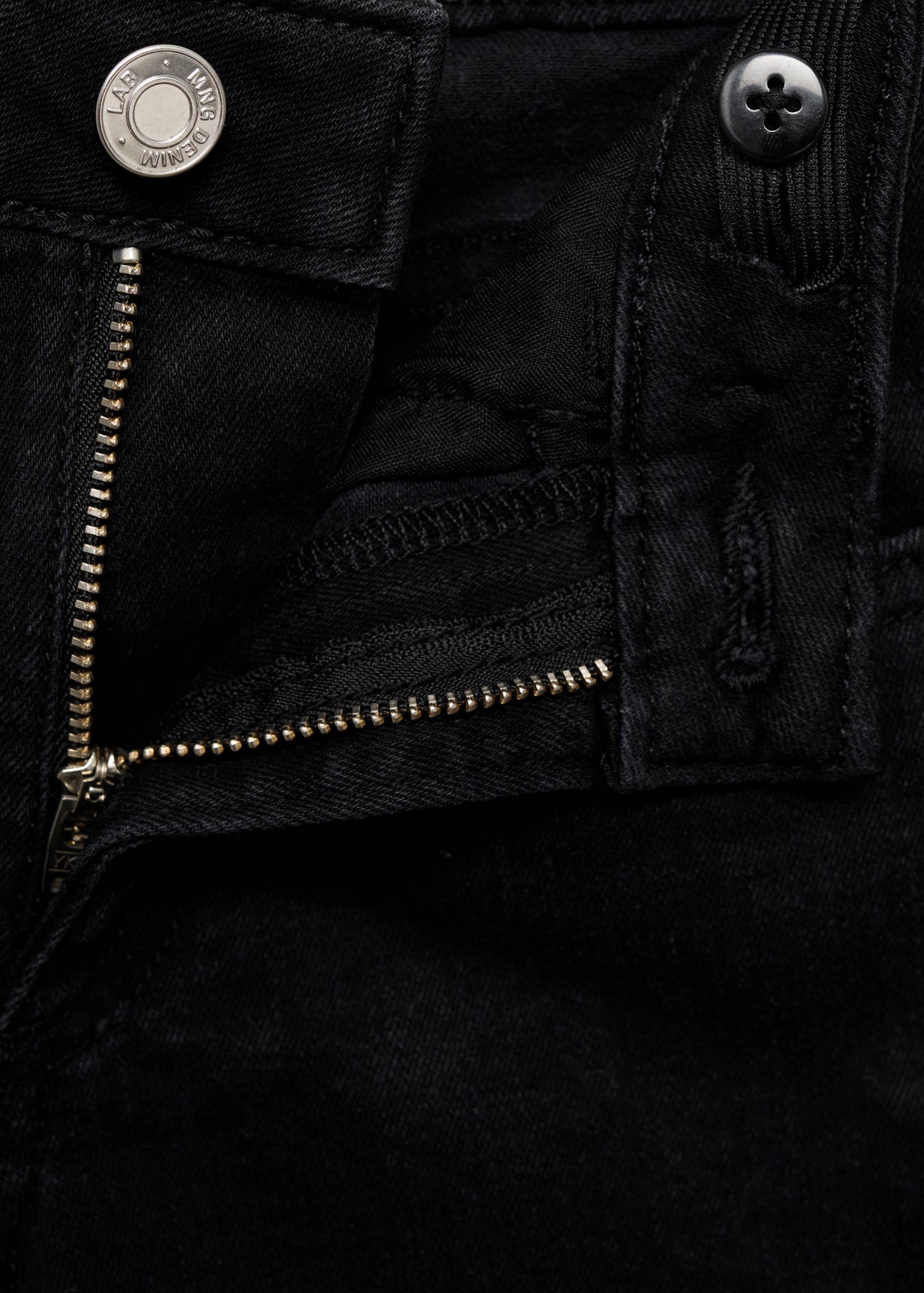 Straight-fit denim shorts - Details of the article 8