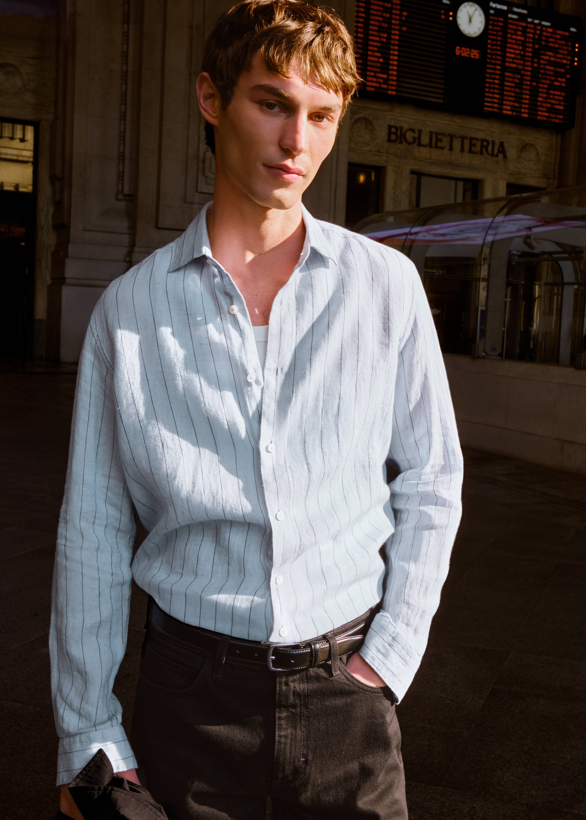 Linen pinstripe shirt - Details of the article 3