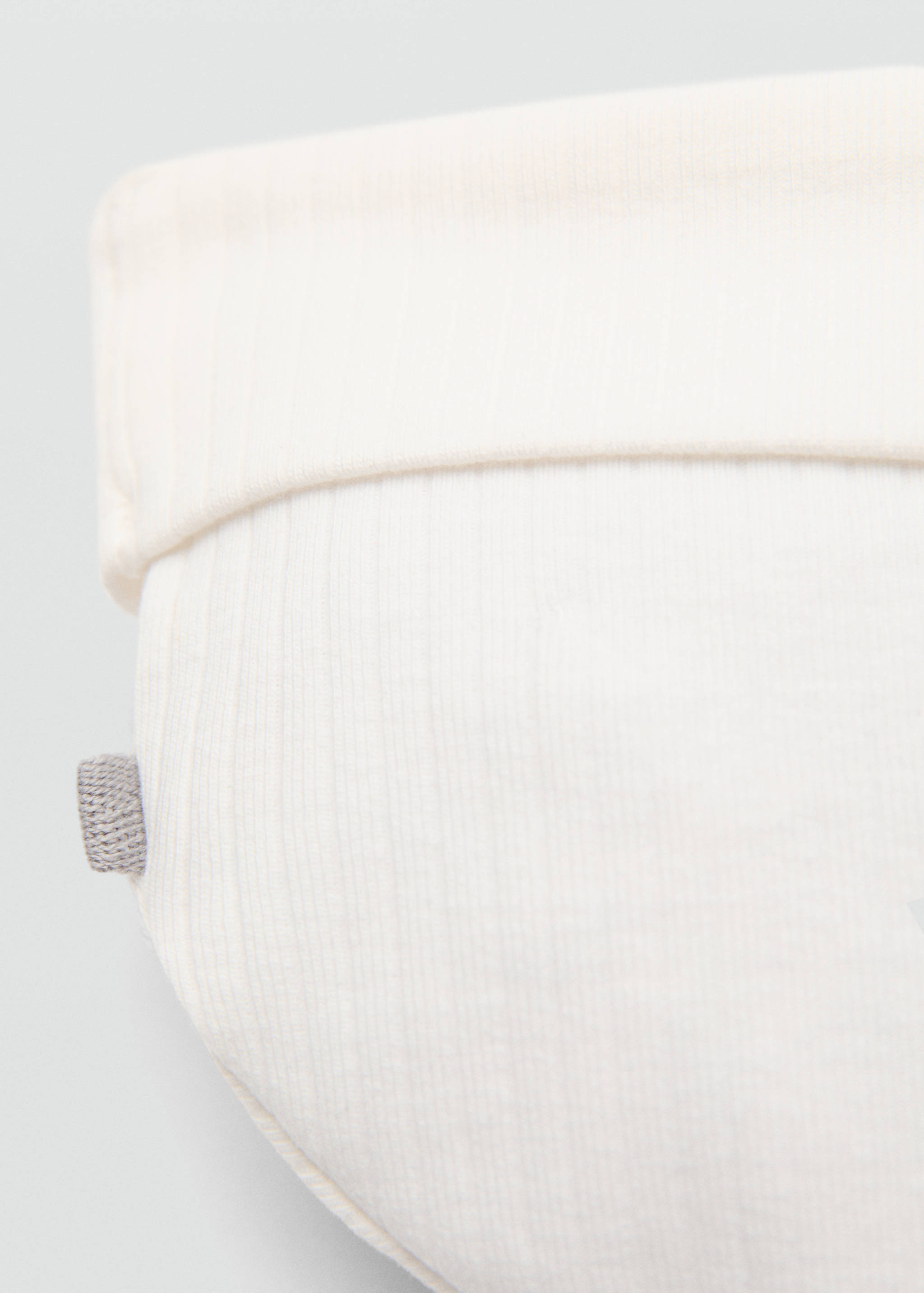 Gorro detalle nudo - Detalle del artículo 1