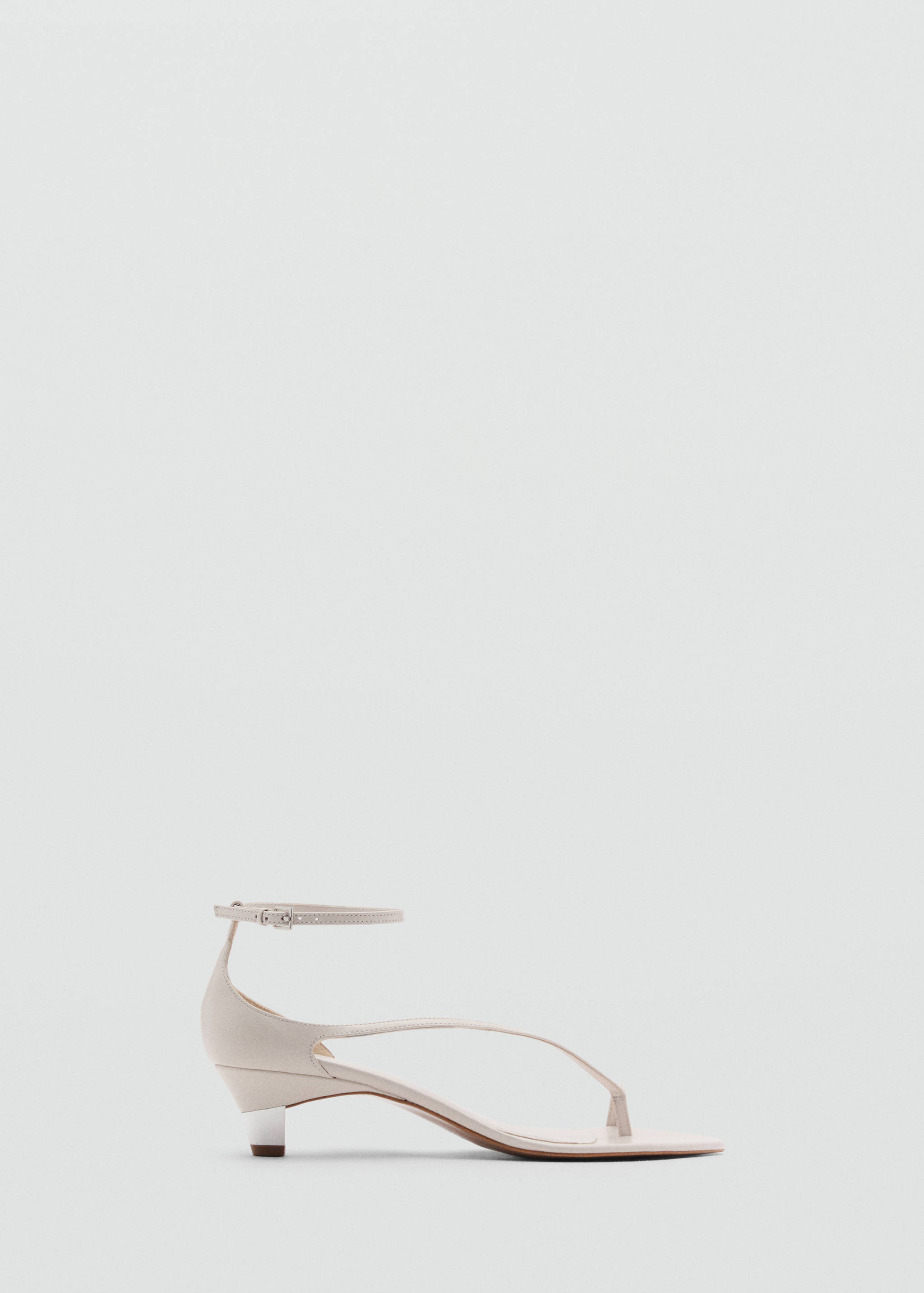 Δερμάτινα σανδάλια με φαρδύ λουράκι - Προϊόν χωρίς μοντέλο