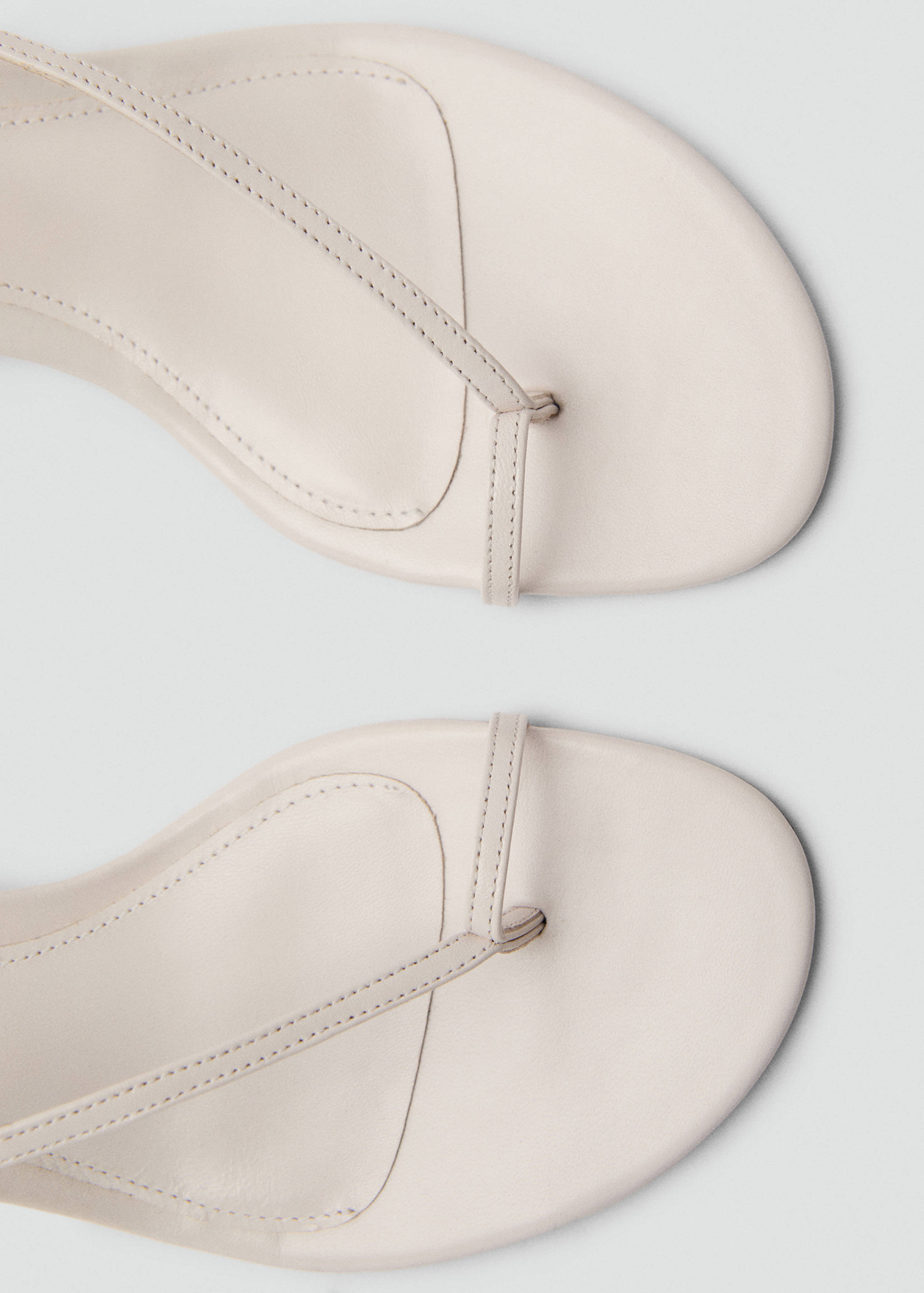 Δερμάτινα σανδάλια με φαρδύ λουράκι - Λεπτομέρεια του προϊόντος 1