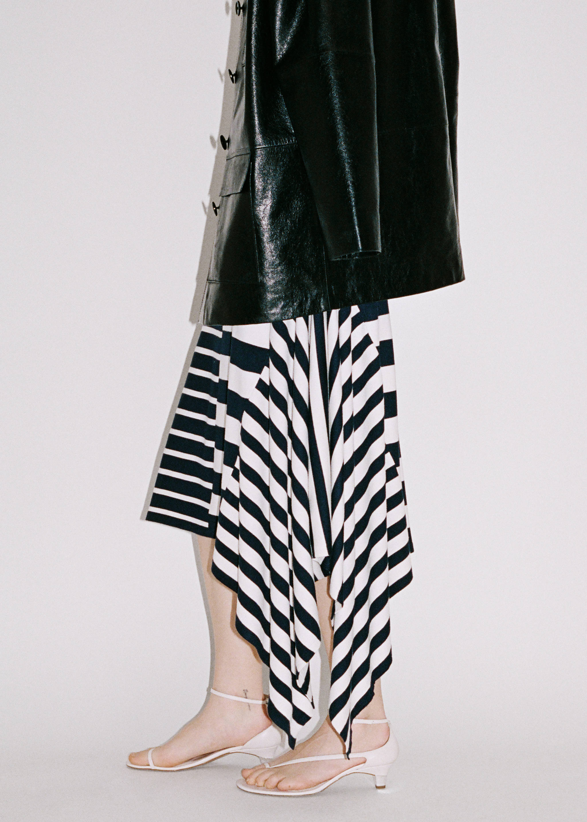 Δερμάτινα σανδάλια με φαρδύ λουράκι - Λεπτομέρεια του προϊόντος 9