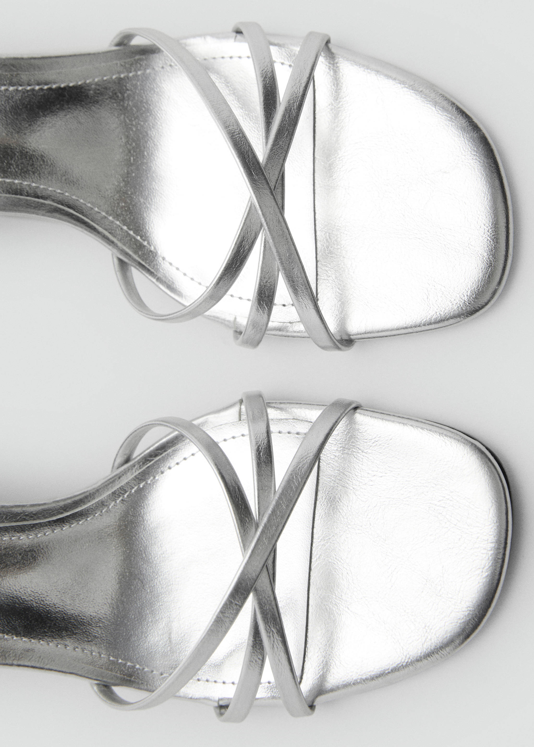 Sandaal met hak en gekruiste bandjes - Detail van het artikel 3