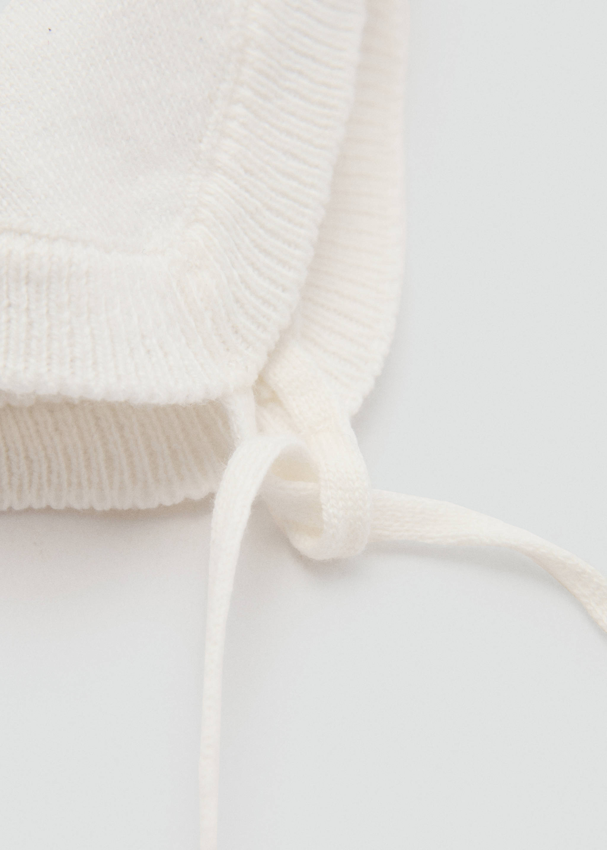 Πλεκτό σκουφάκι - Μεσαίο πλάνο