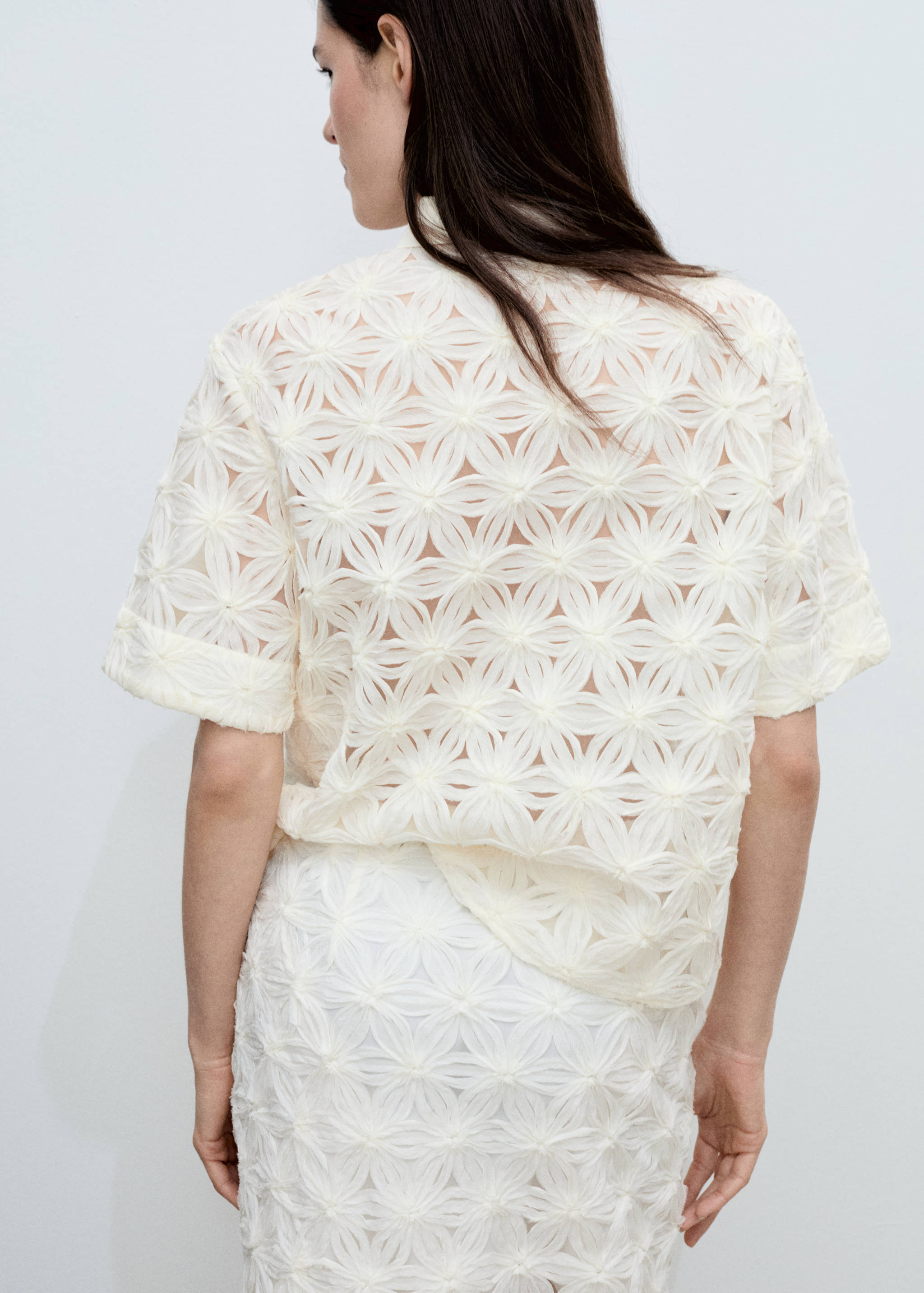 Openwork floral textured shirt - Reverse of the article