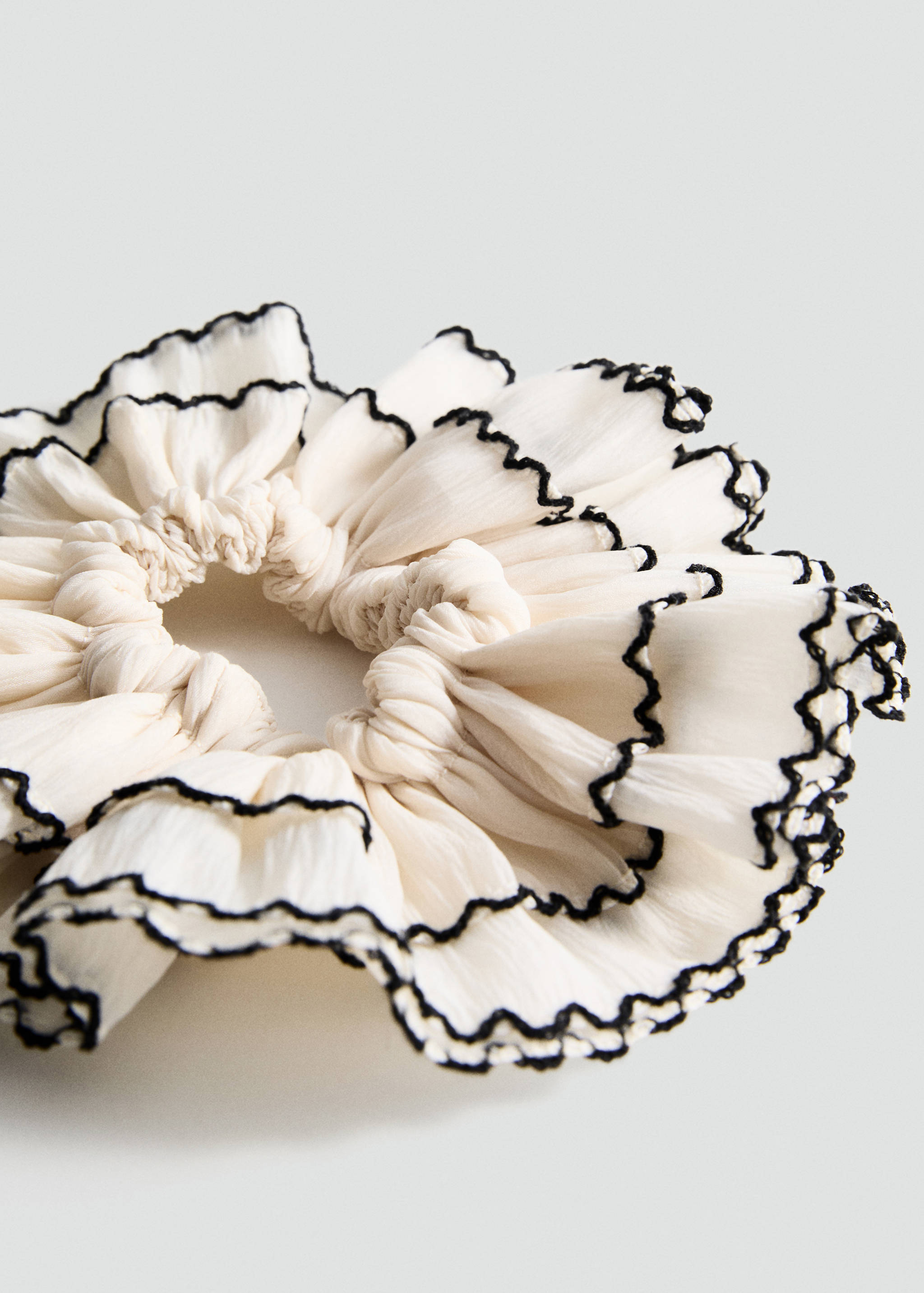 Mini ruffled scrunchie - Medium plane