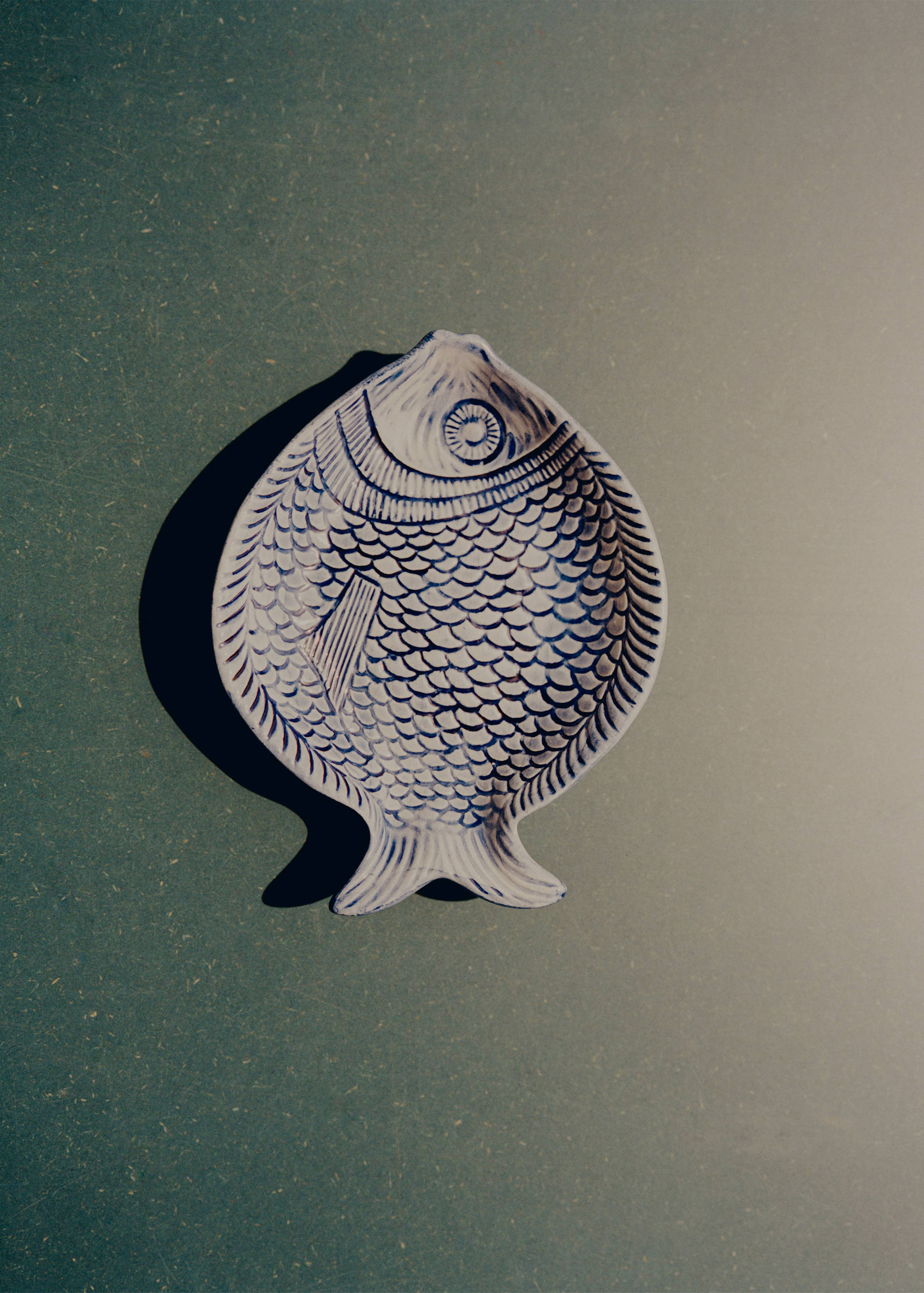 Mały półmisek z kamionki z wypukłym wzorem - Szczegóły artykułu 6