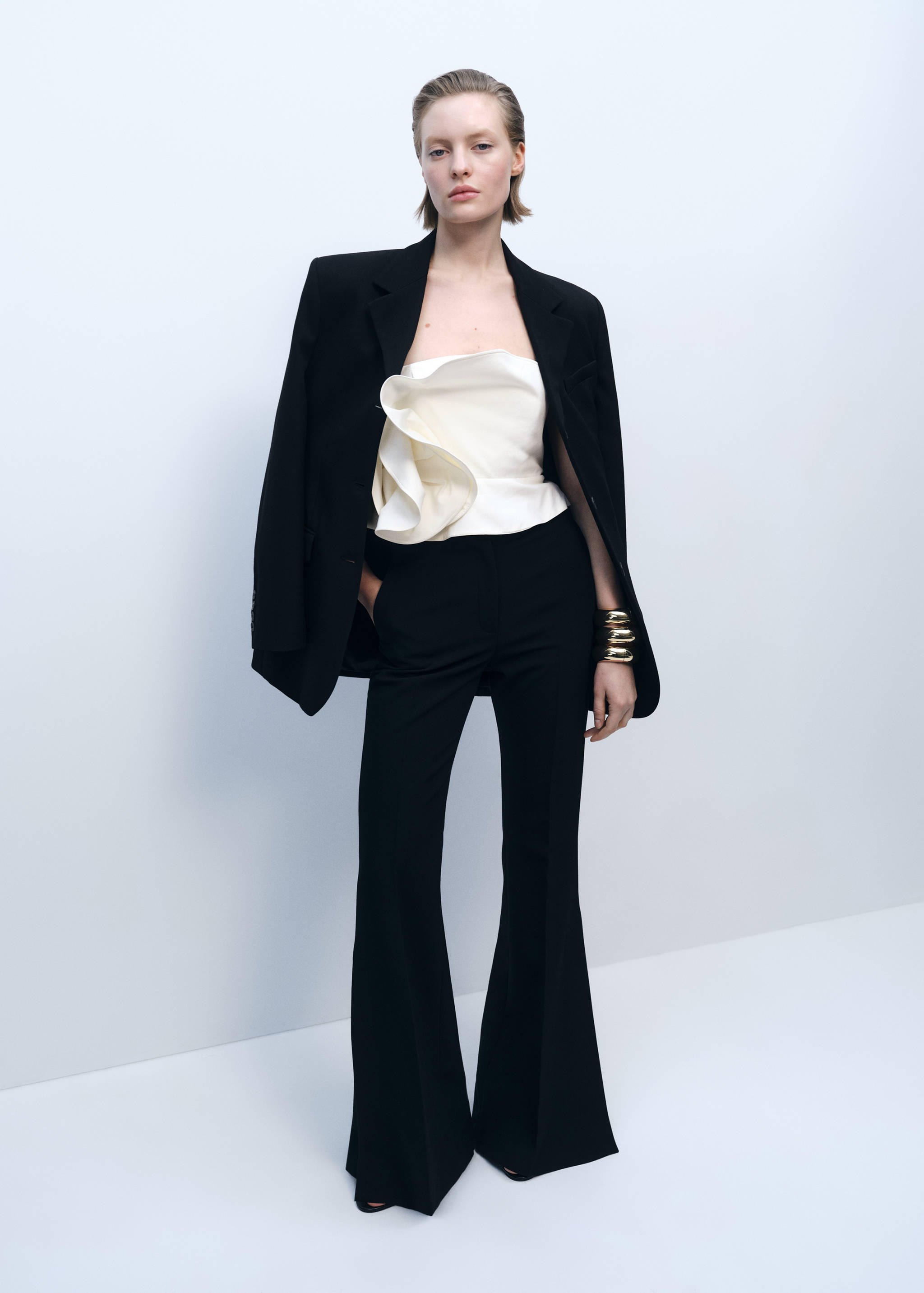 Топ с макси-воланом - Общий план