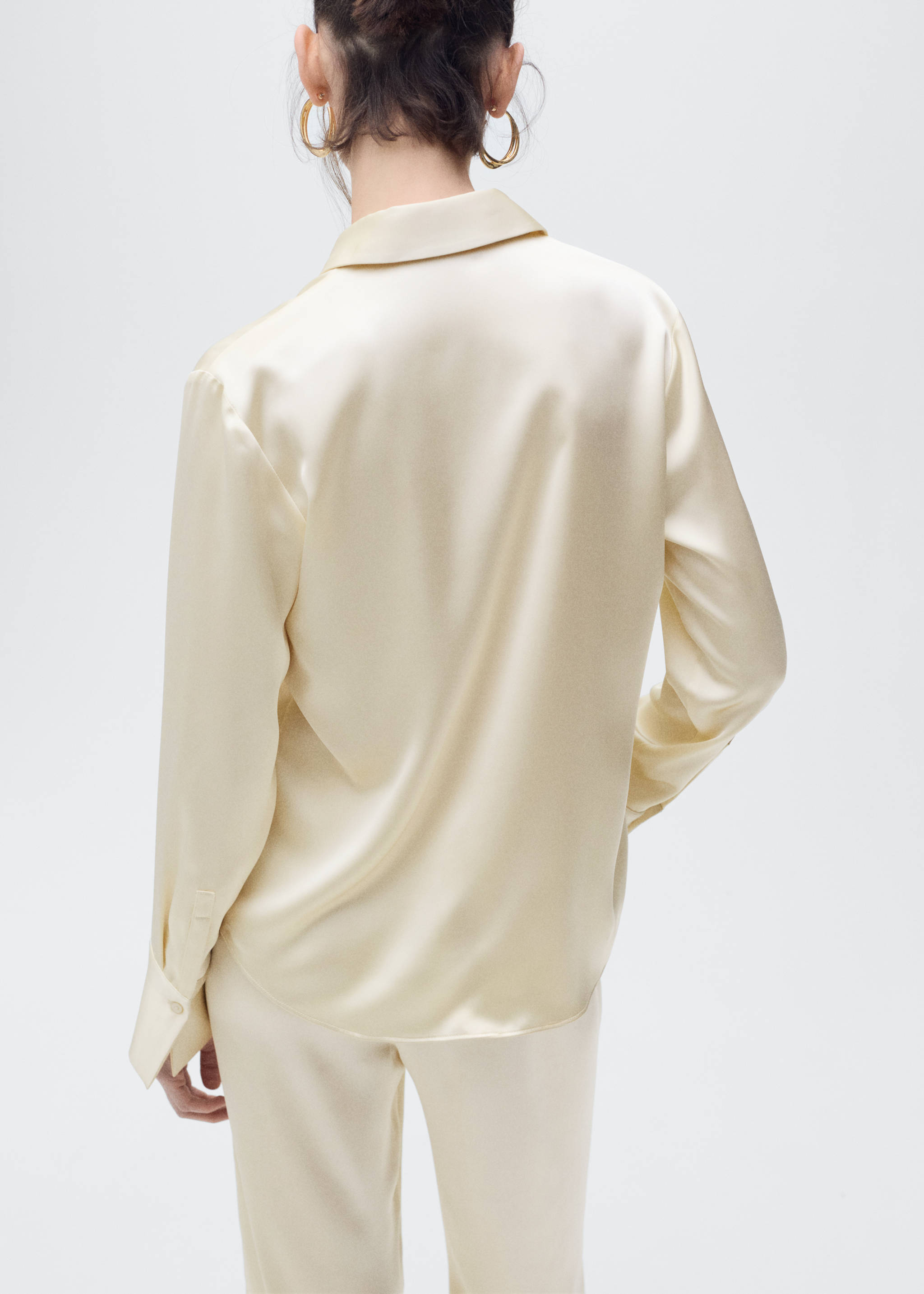 Satin shirt with hidden buttons - Reverse of the article