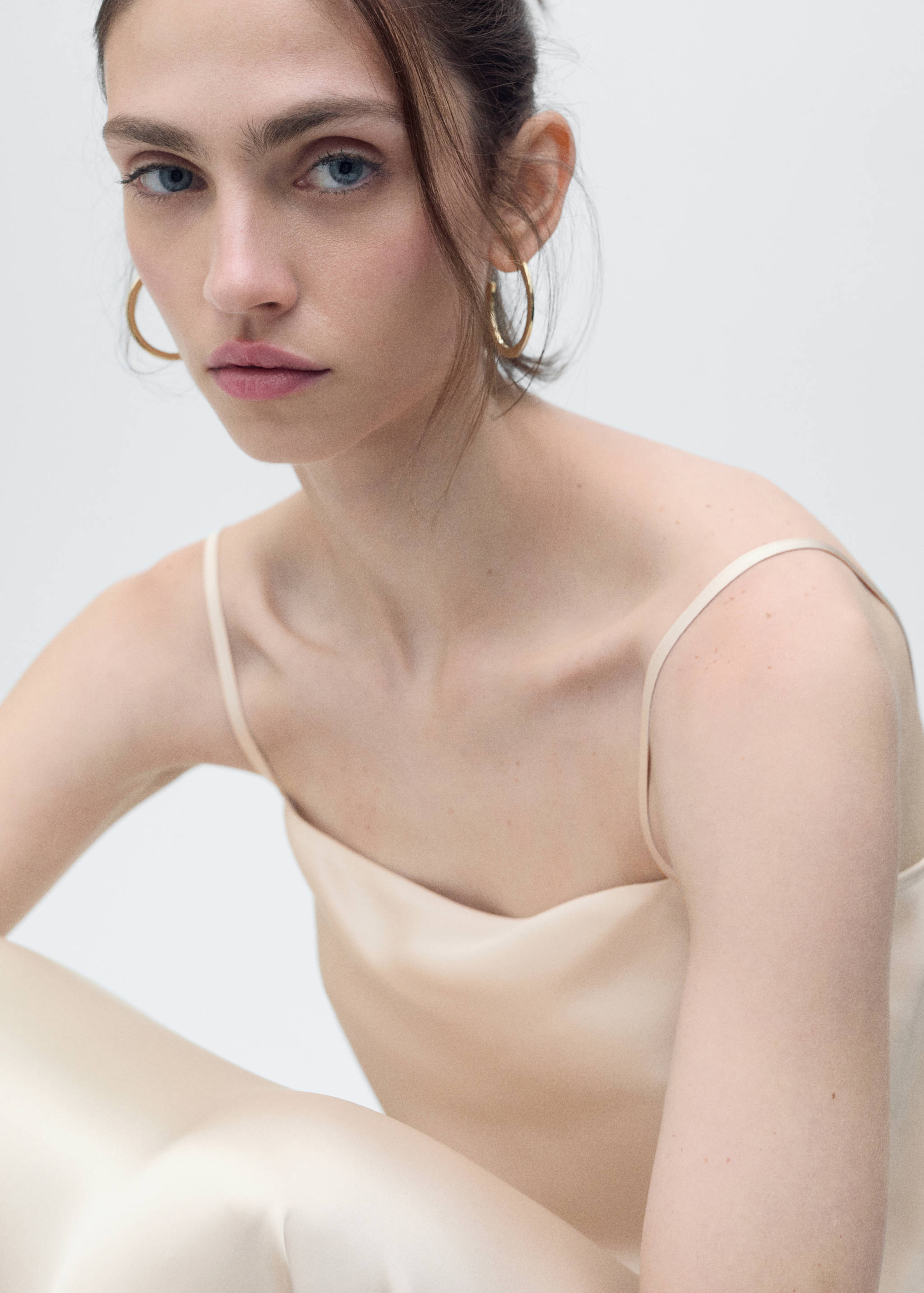 Top satinado escote drapeado - Detalle del artículo 1