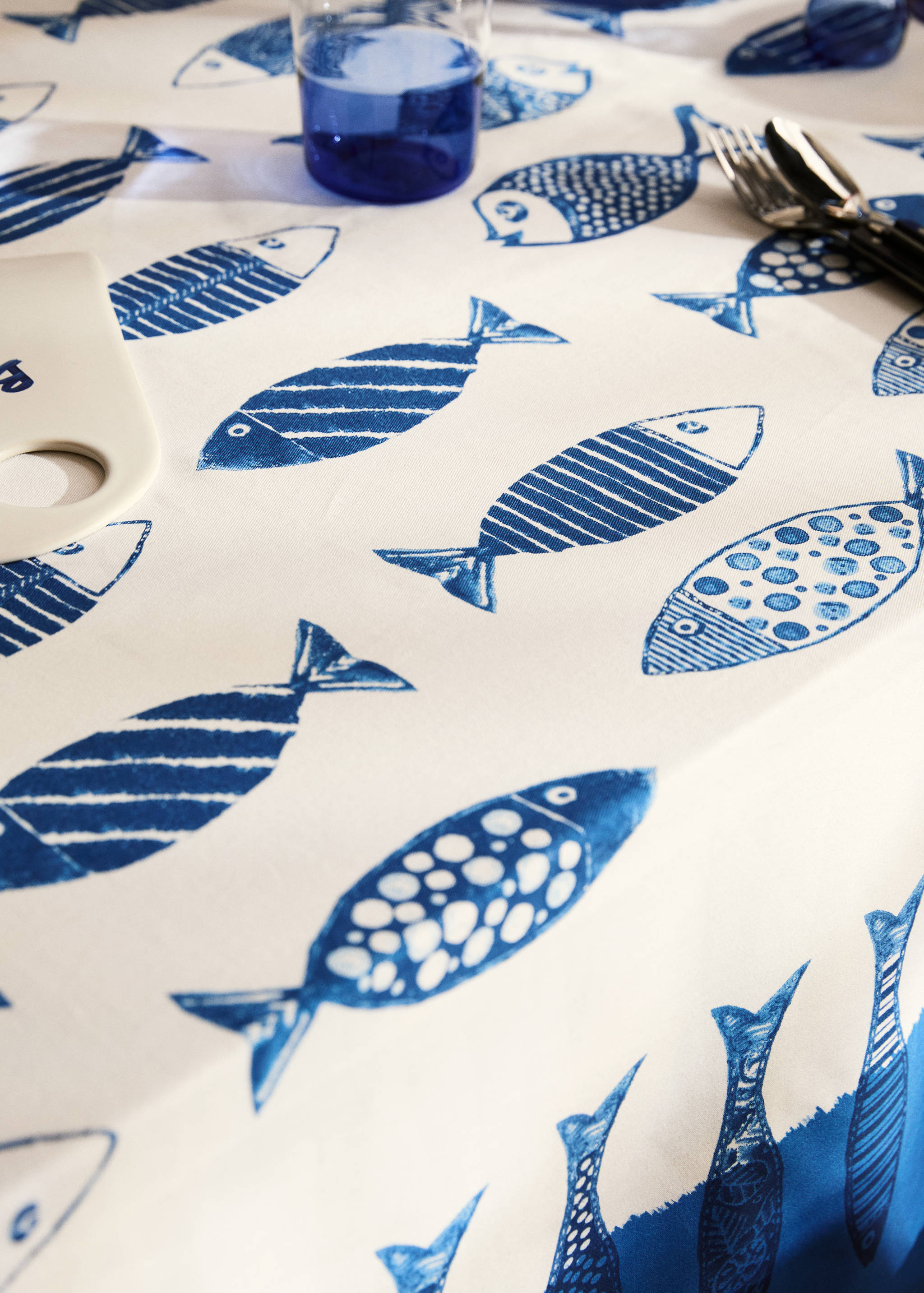 Cotton printed fish tablecloth for 6 to 8 diners - Details of the article 7