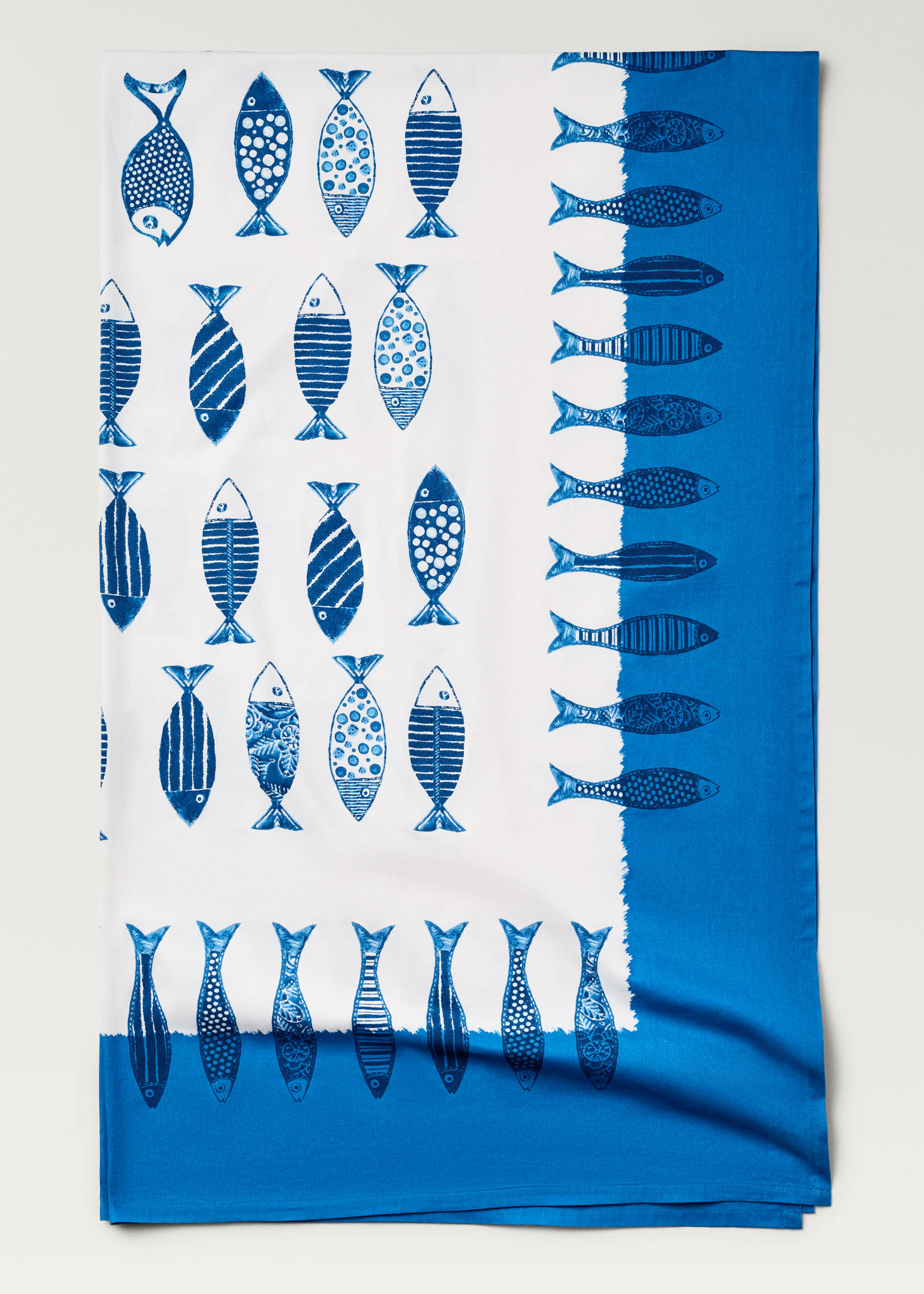 Cotton printed fish tablecloth for 6 to 8 diners - Details of the article 2