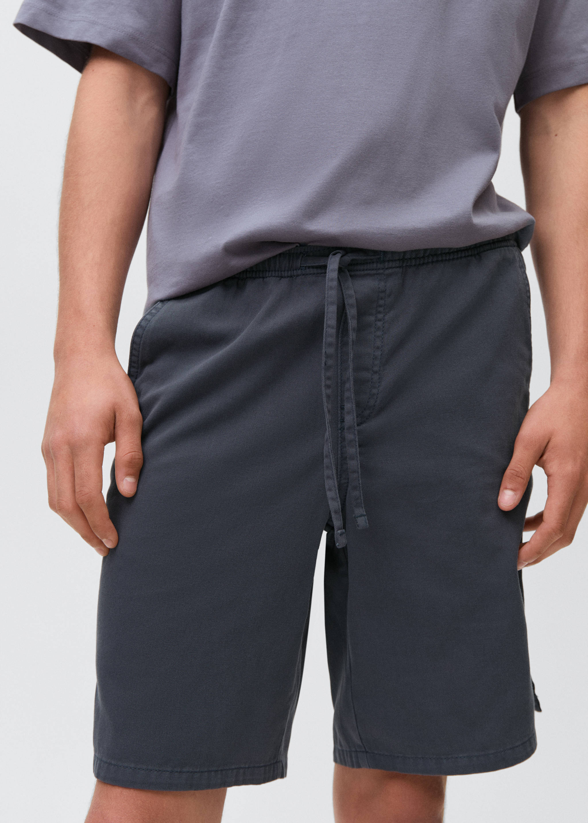 Cotton shorts with drawstring - Medium plane