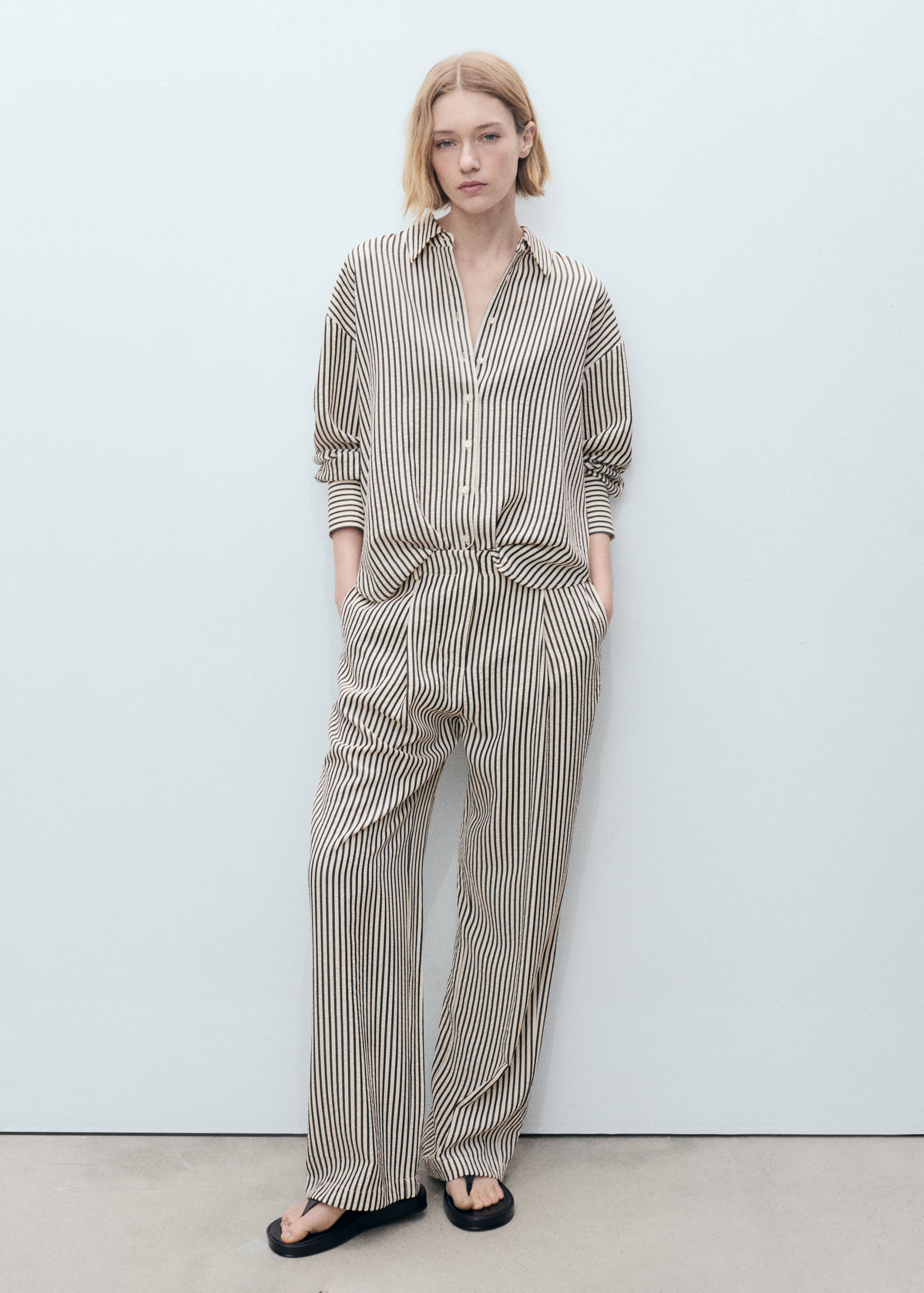 Texture striped pants - General plane