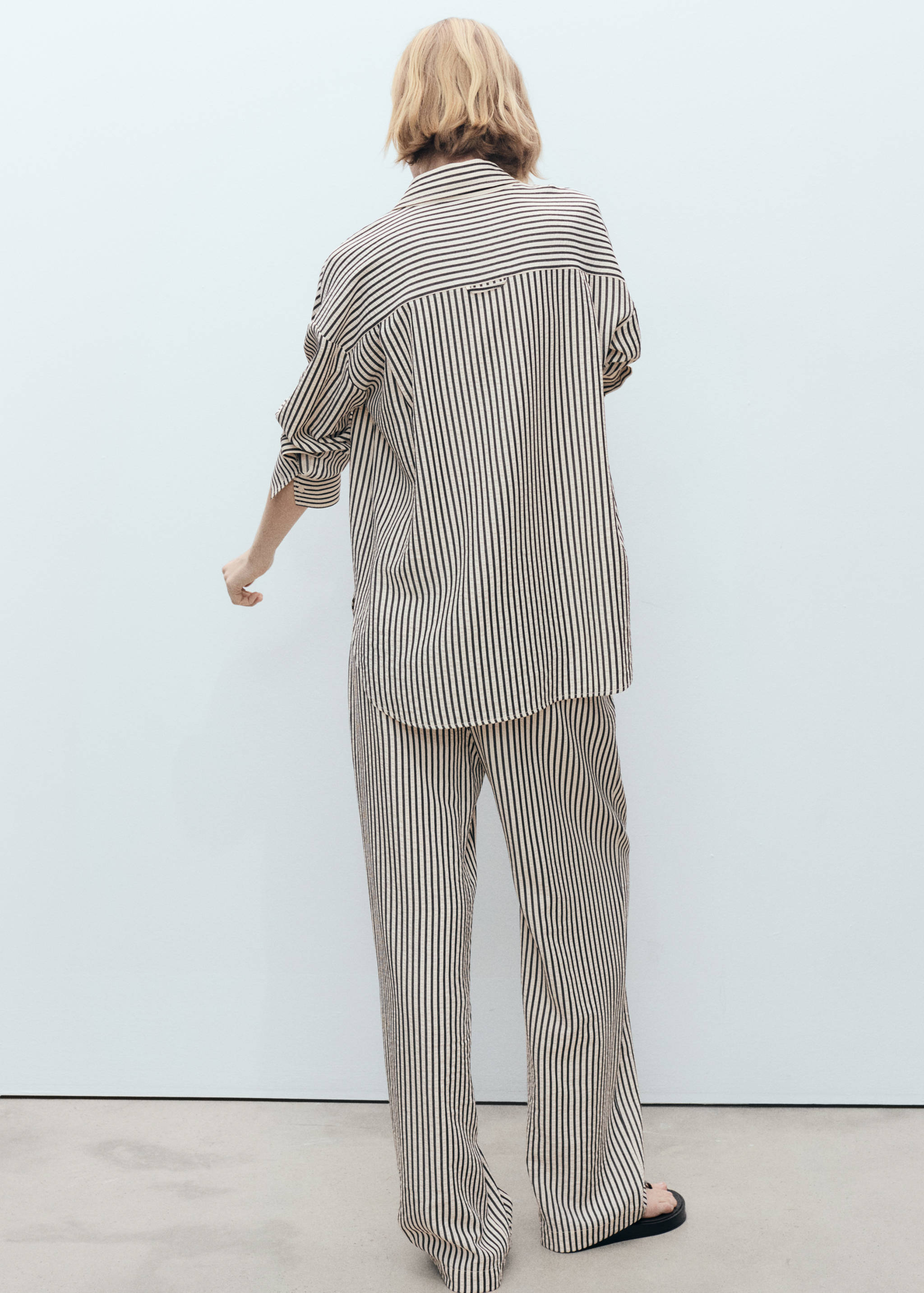 Texture striped pants - Reverse of the article