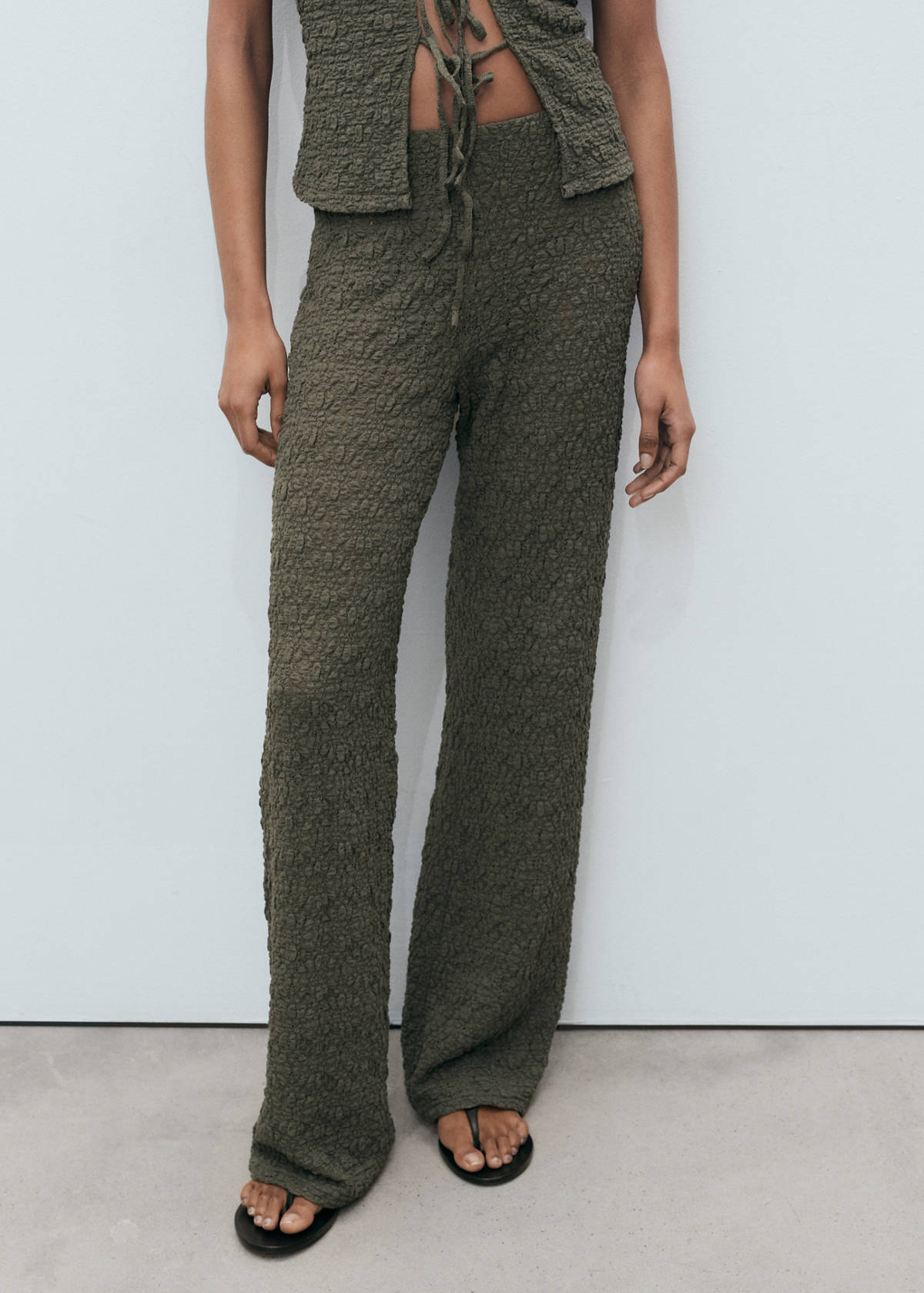 Straight textured trousers — Khaki