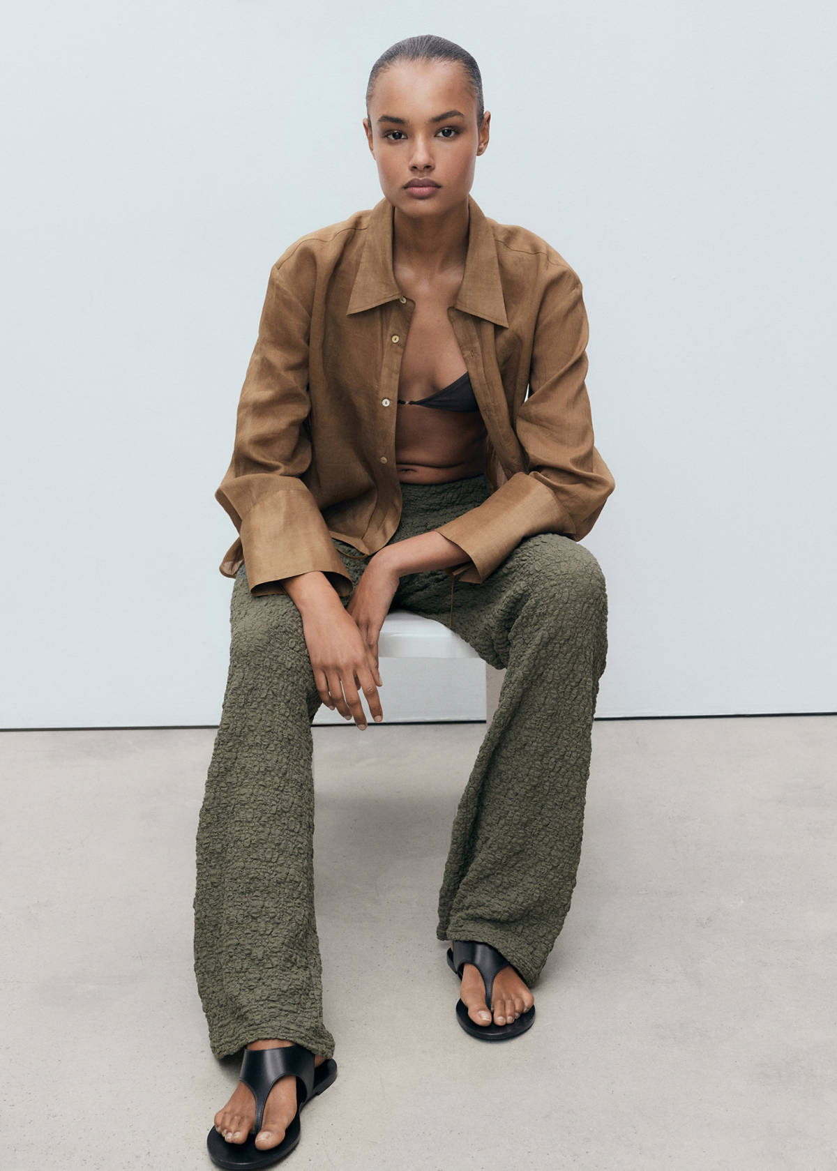 Straight textured trousers — Khaki