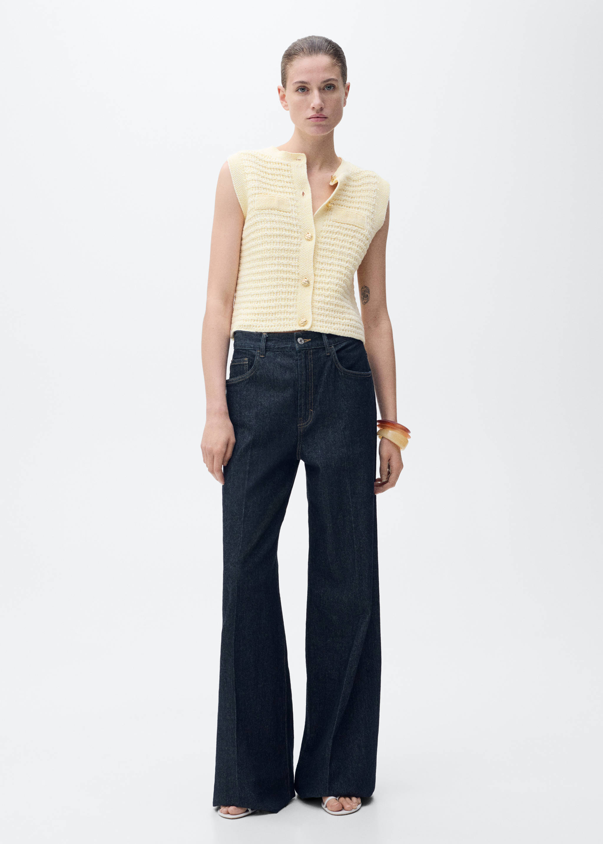 Knitted cardigan with jewel button - General plane