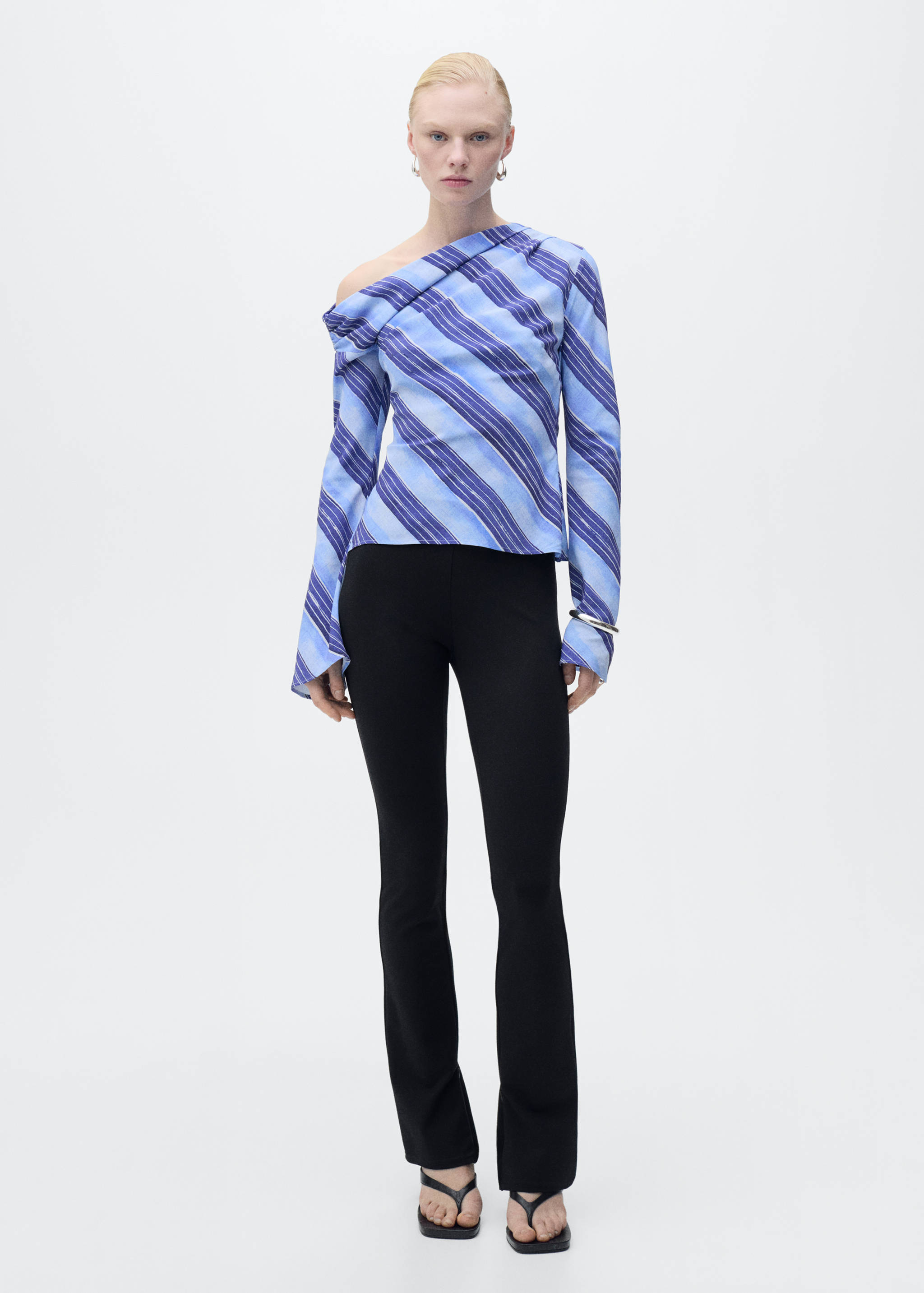 Asymmetrical striped blouse - General plane