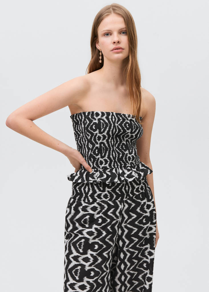 Strapless top with ruffles — Black