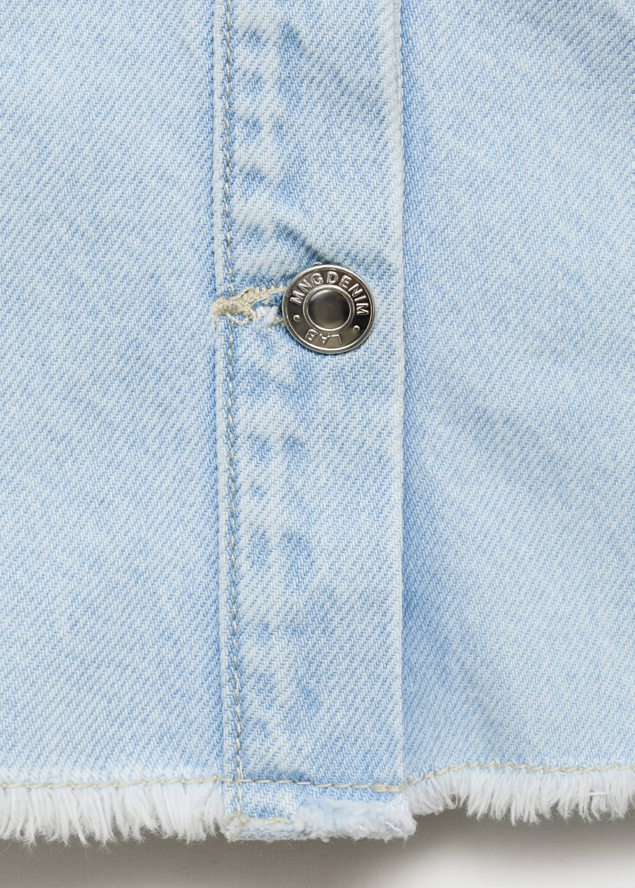 Denim jacket with frayed hem - Details of the article 0