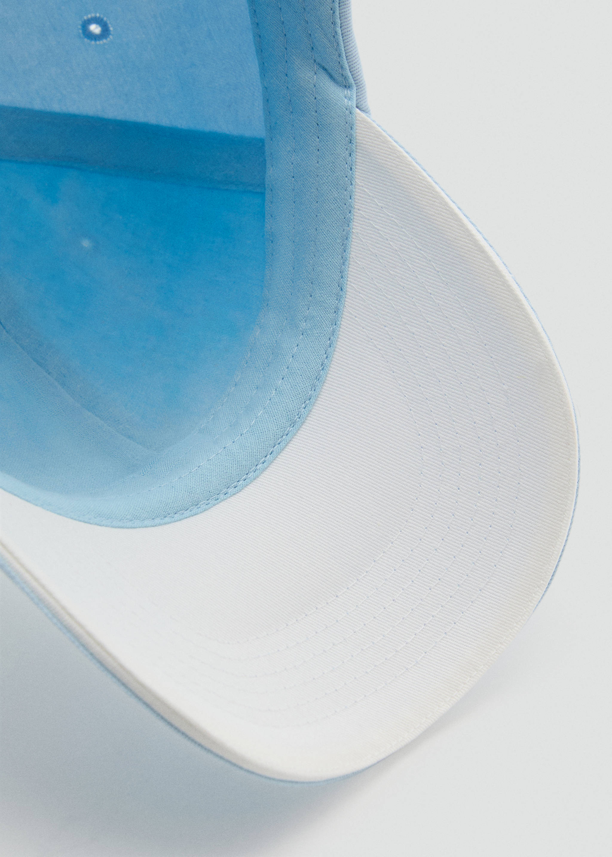 Contrast visor cap - Details of the article 1