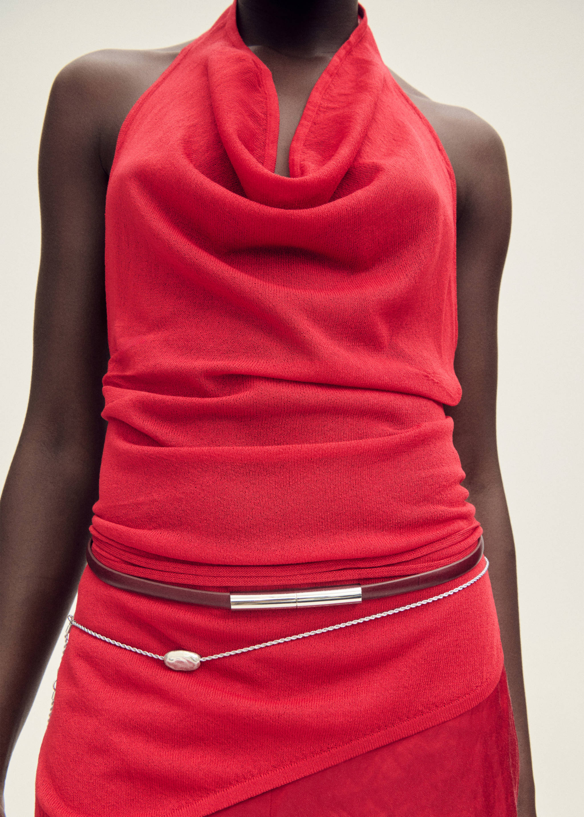 Thin leather belt with metal piece - Details of the article 9