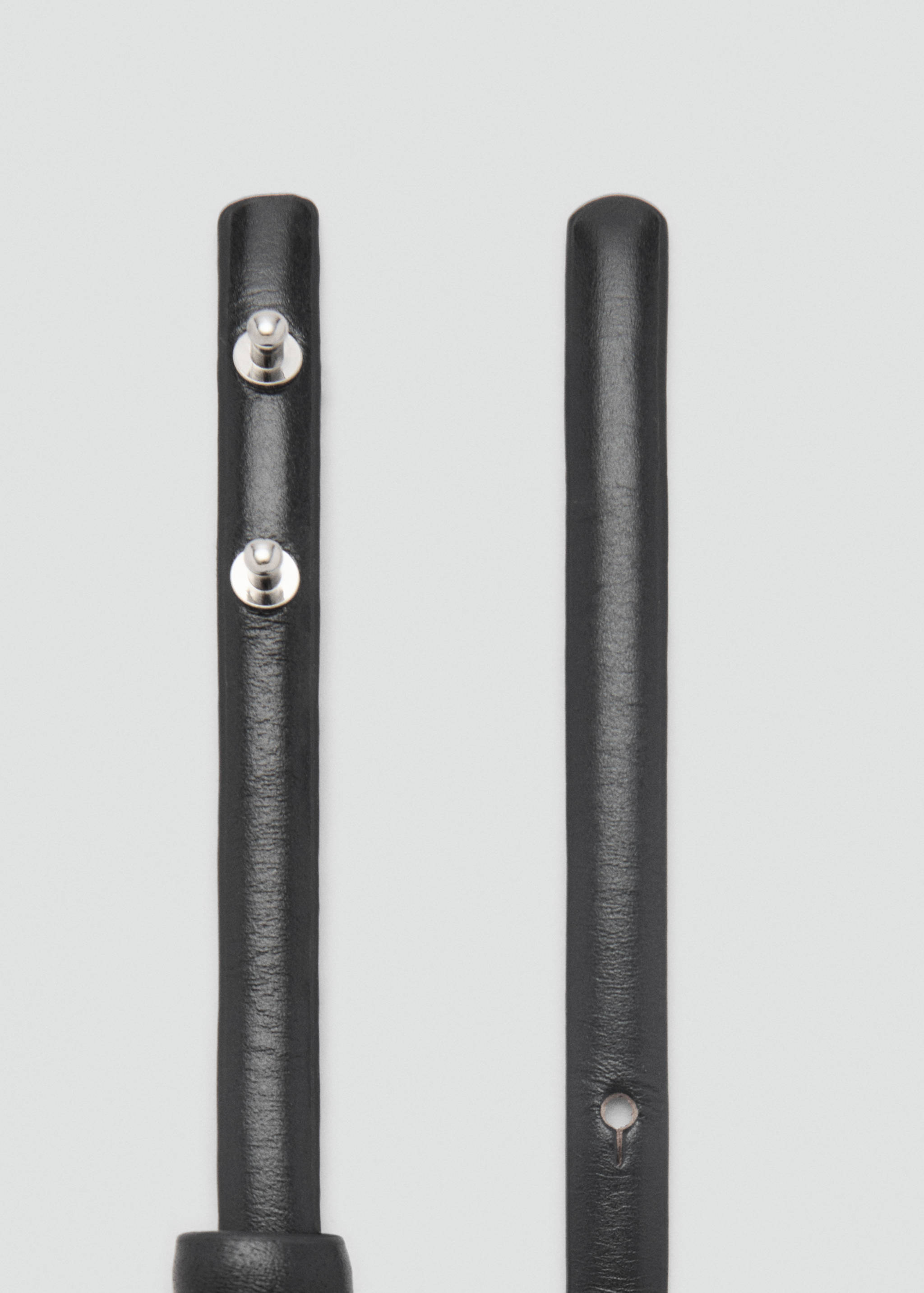 Thin leather belt with metal piece - Details of the article 2