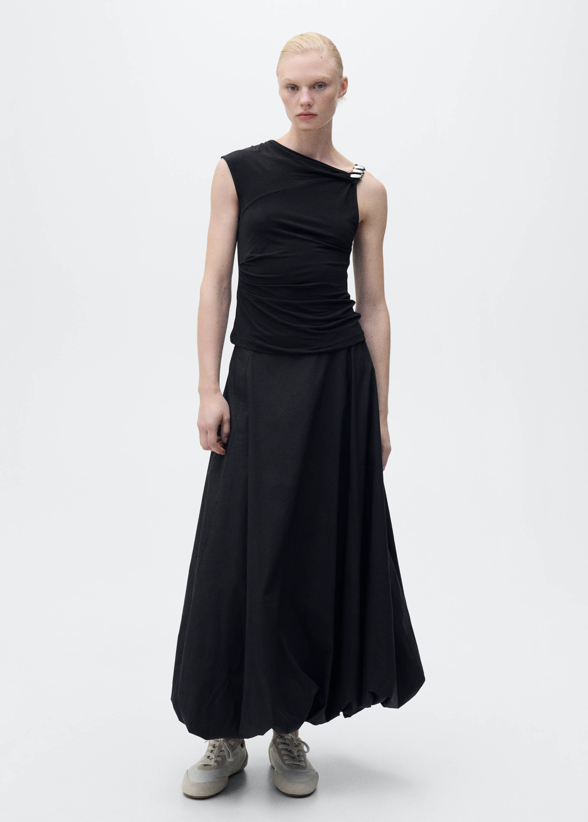 Asymmetrical top with metallic appliqué - General plane