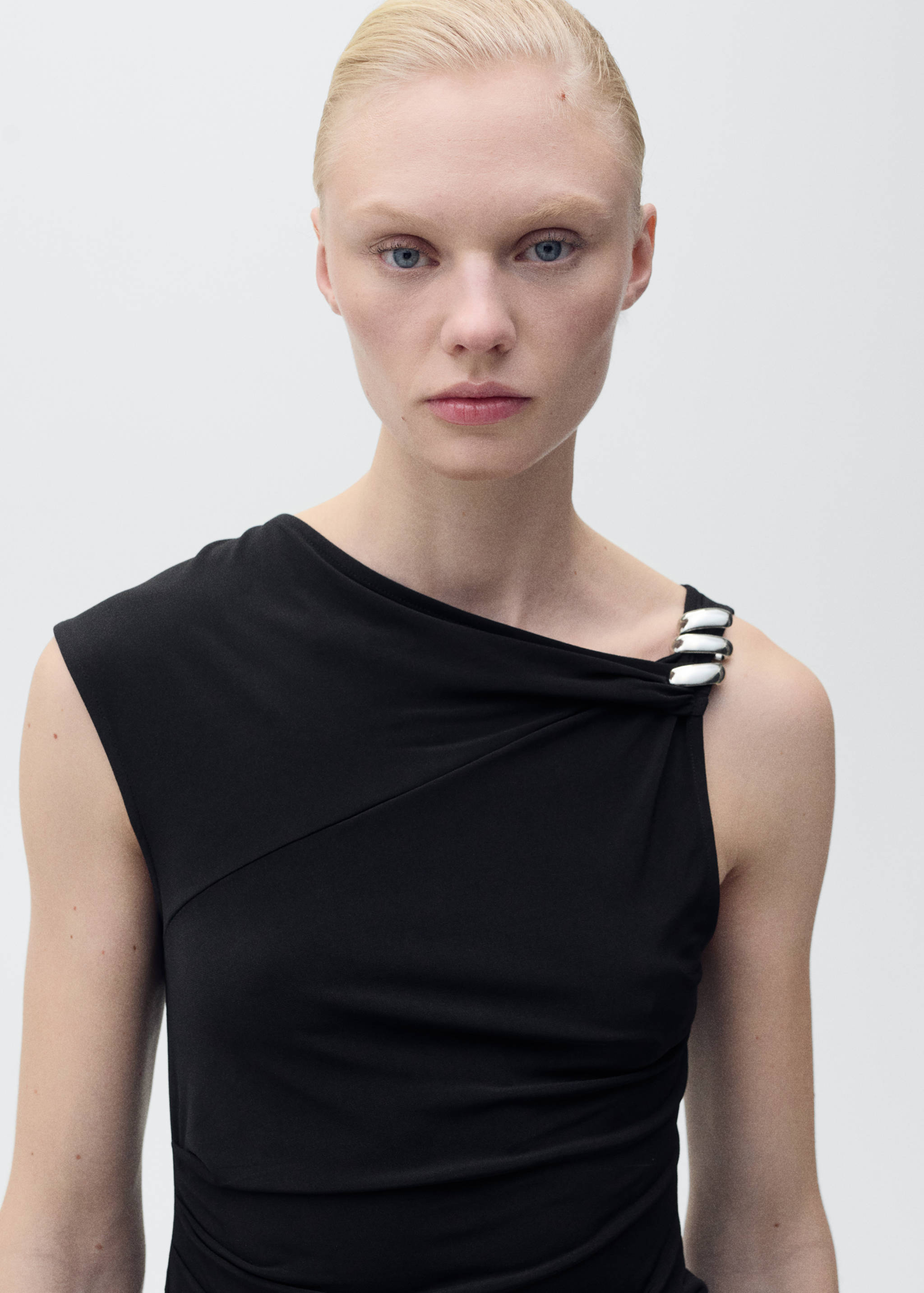 Asymmetrical top with metallic appliqué - Details of the article 1