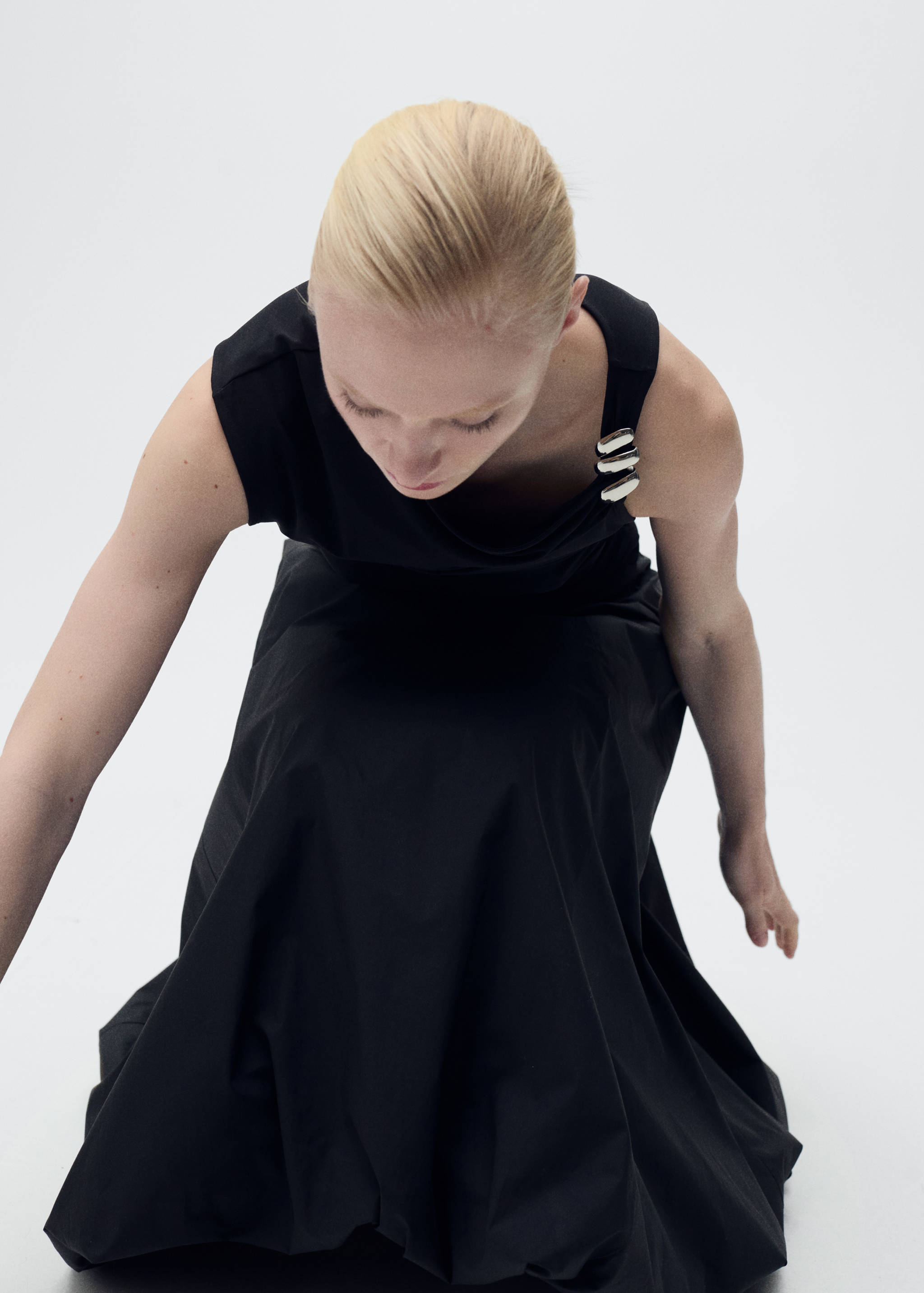 Asymmetrical top with metallic appliqué - Details of the article 2