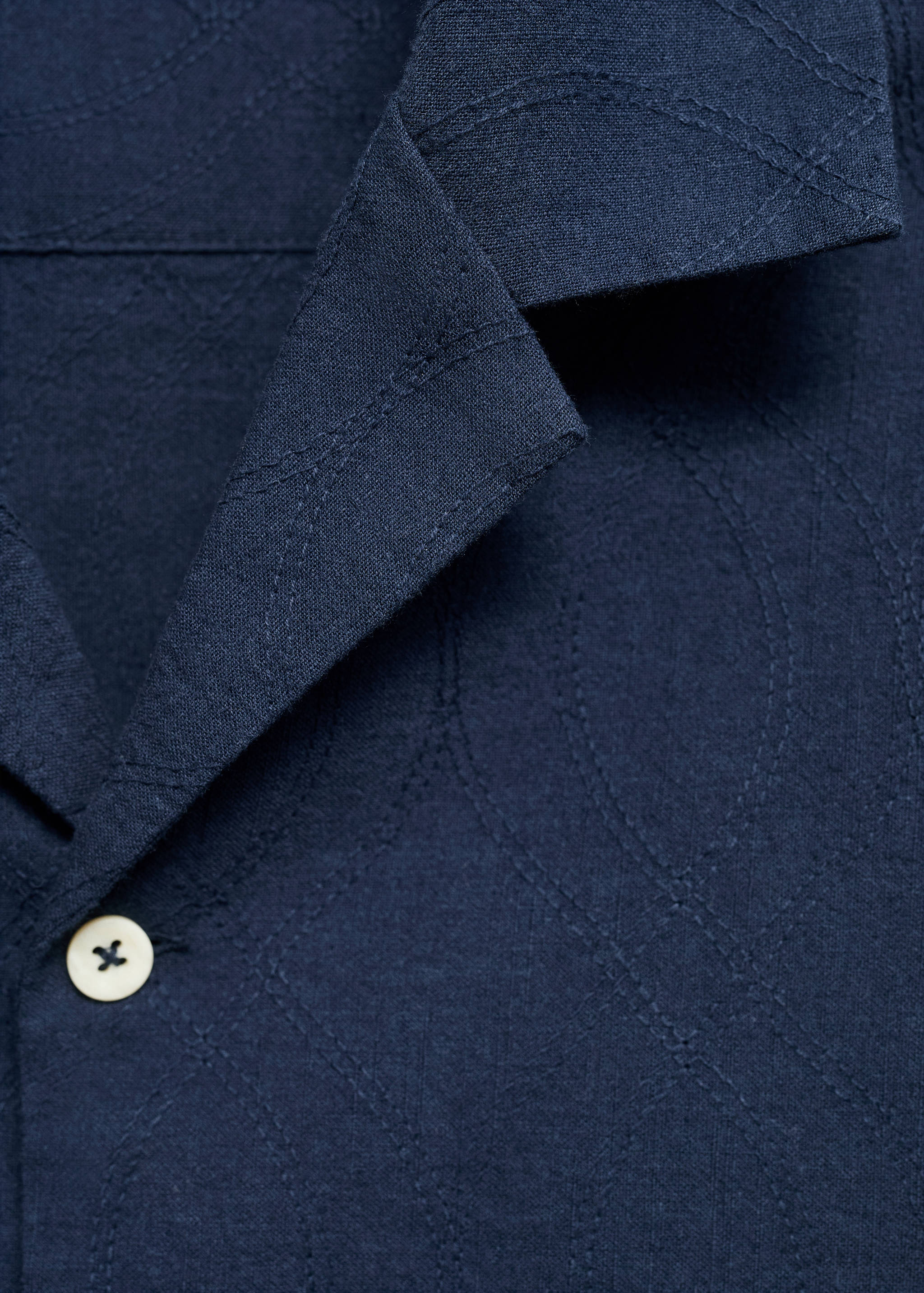 Shirt with embroidered bowling collar - Details of the article 8