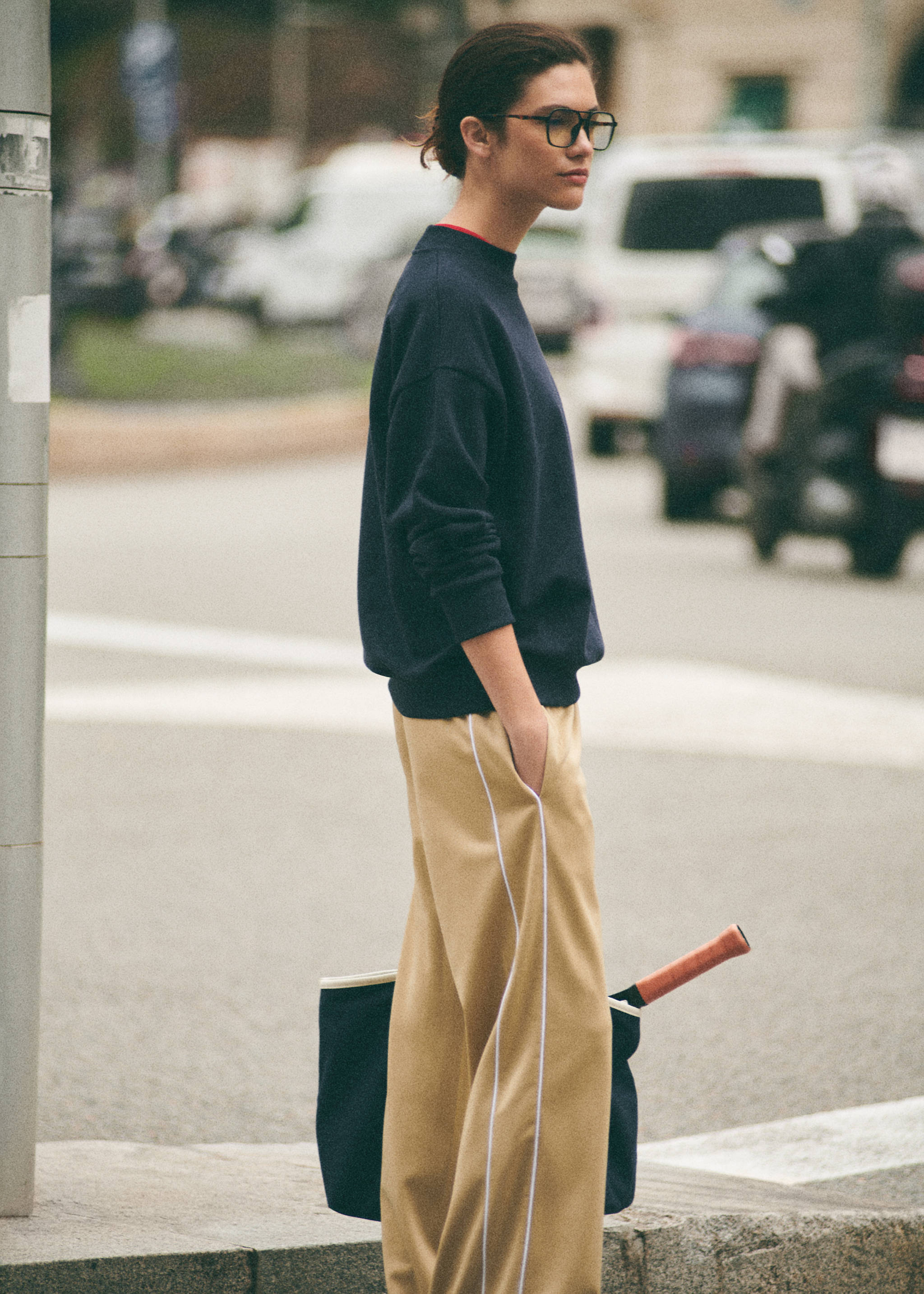 Oversized sweatshirt with printed message - Details of the article 6