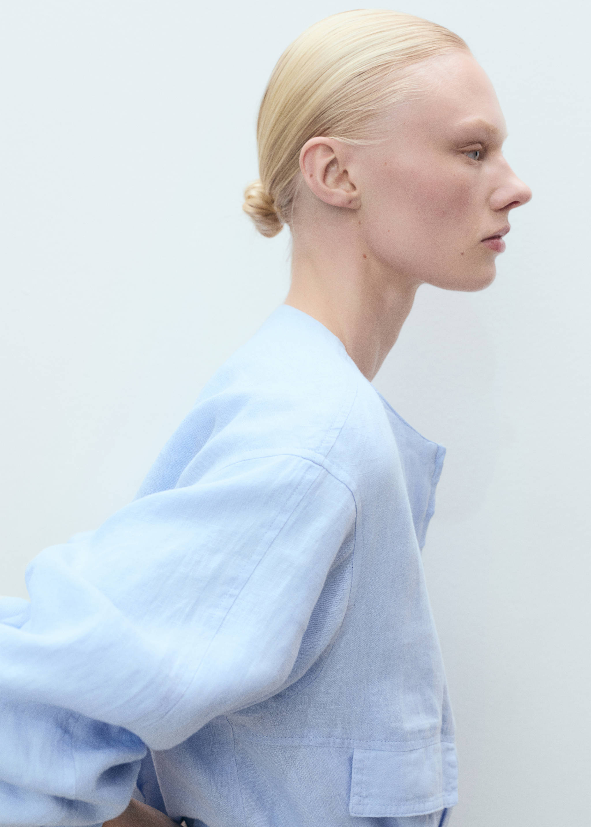 Cropped linen jacket with pockets - Details of the article 1