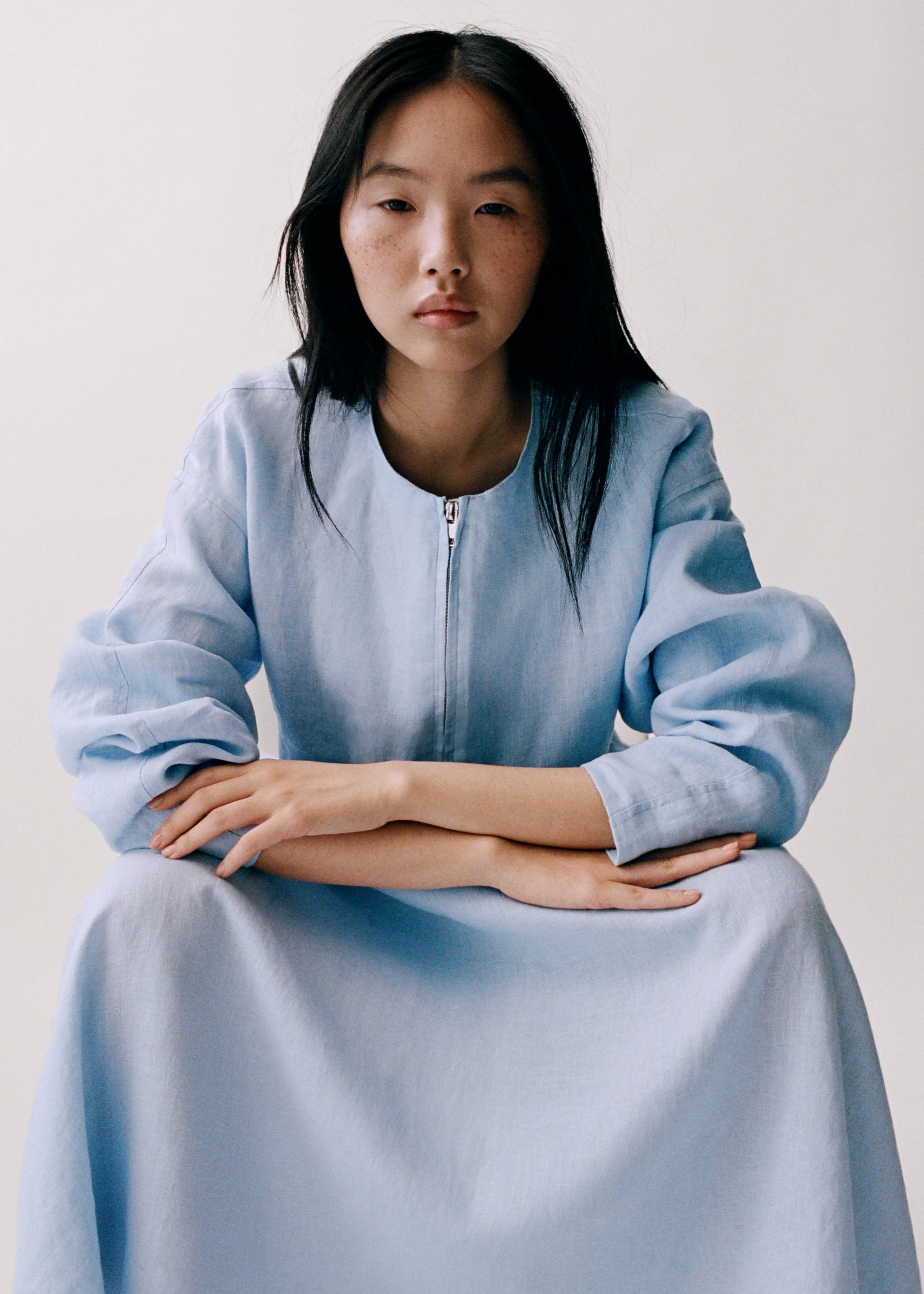 Cropped linen jacket with pockets - Details of the article 6