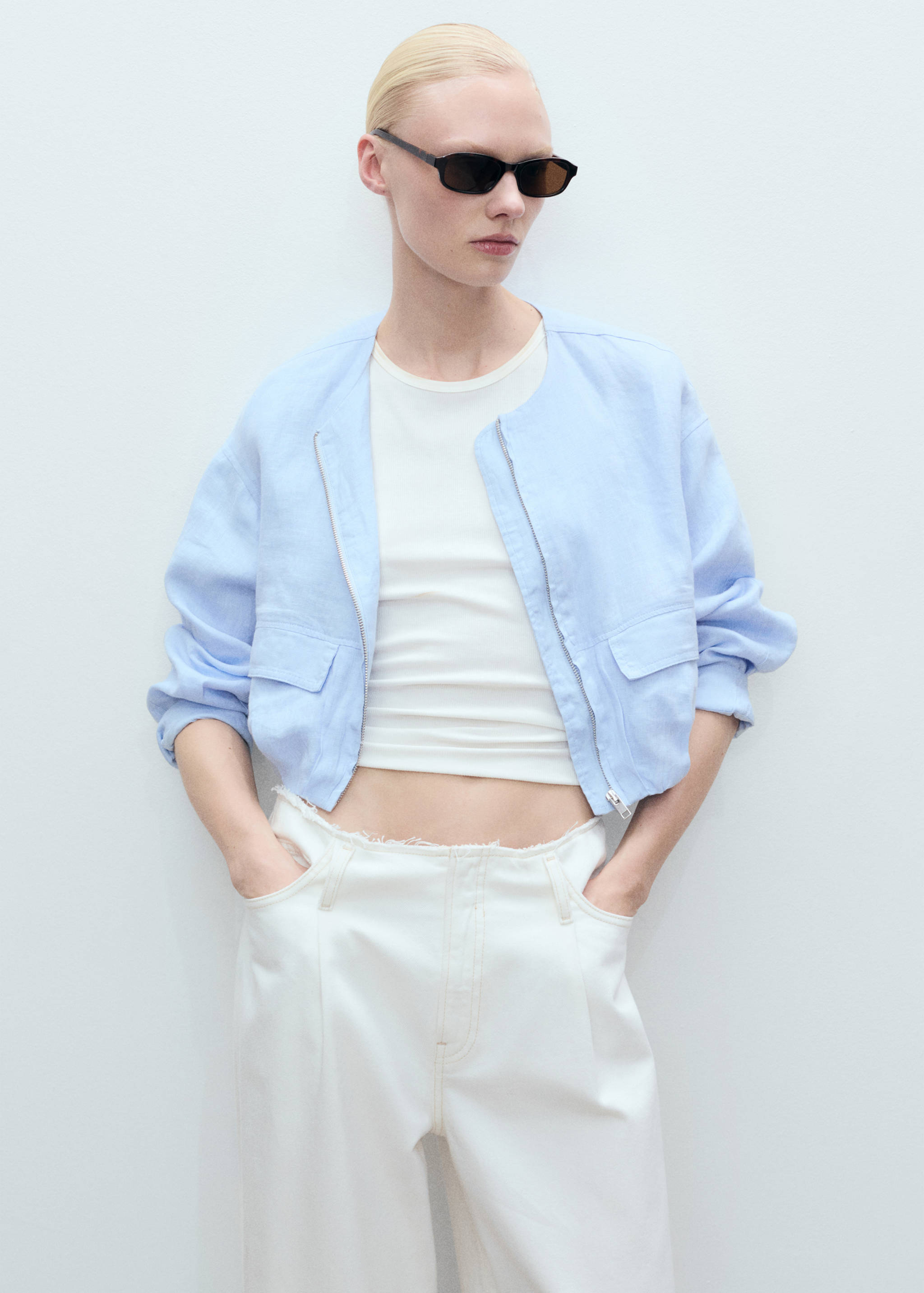 Cropped linen jacket with pockets - Details of the article 2