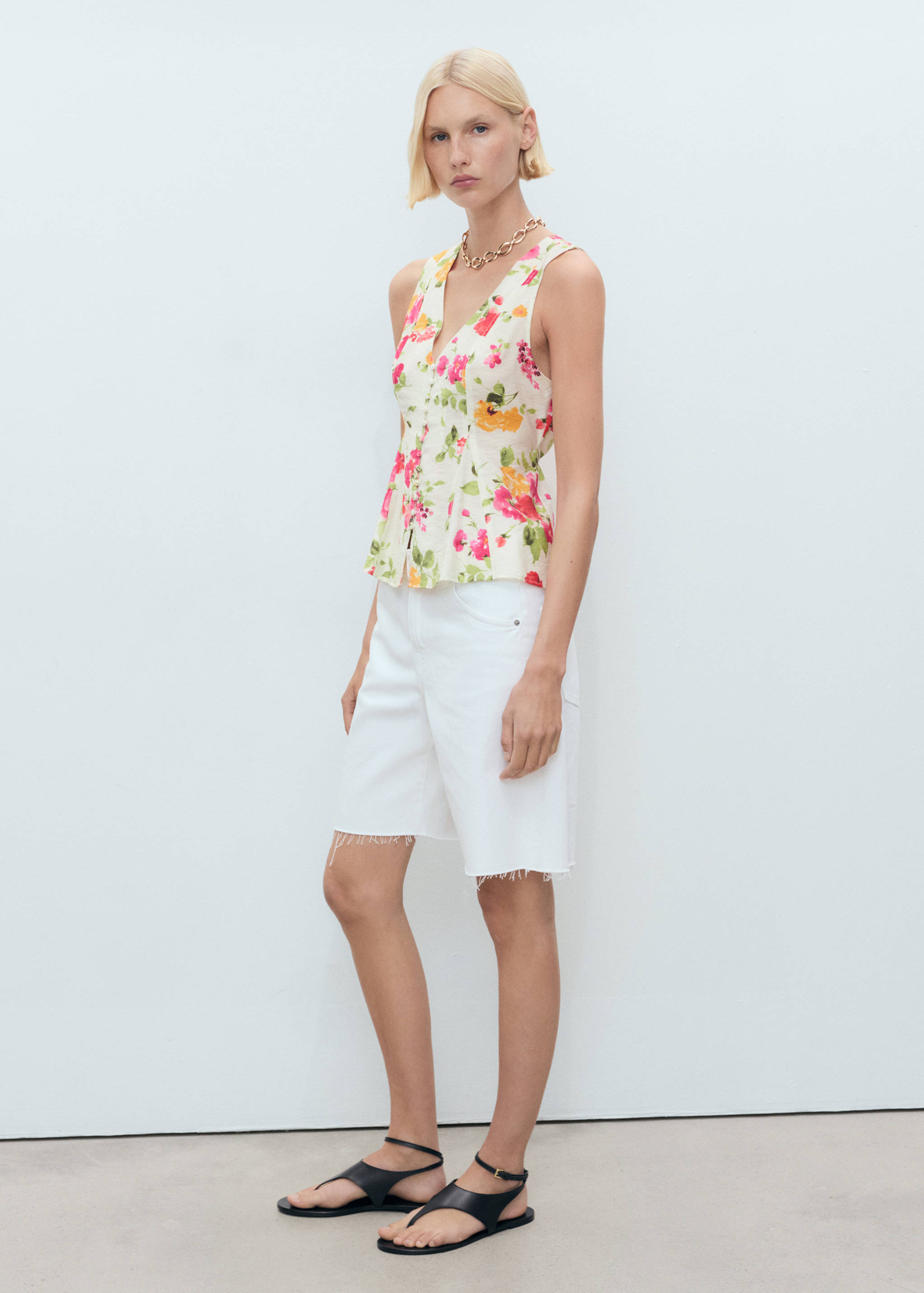 Floral button-down fitted blouse - General plane