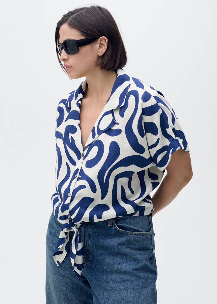 Printed crop shirt with knot detail — Off White