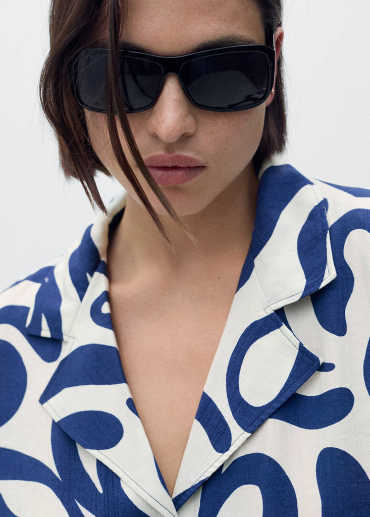 Printed crop shirt with knot detail — Off White