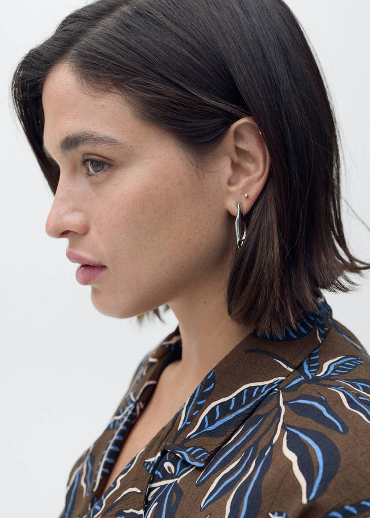 Printed crop shirt with knot detail — Brown