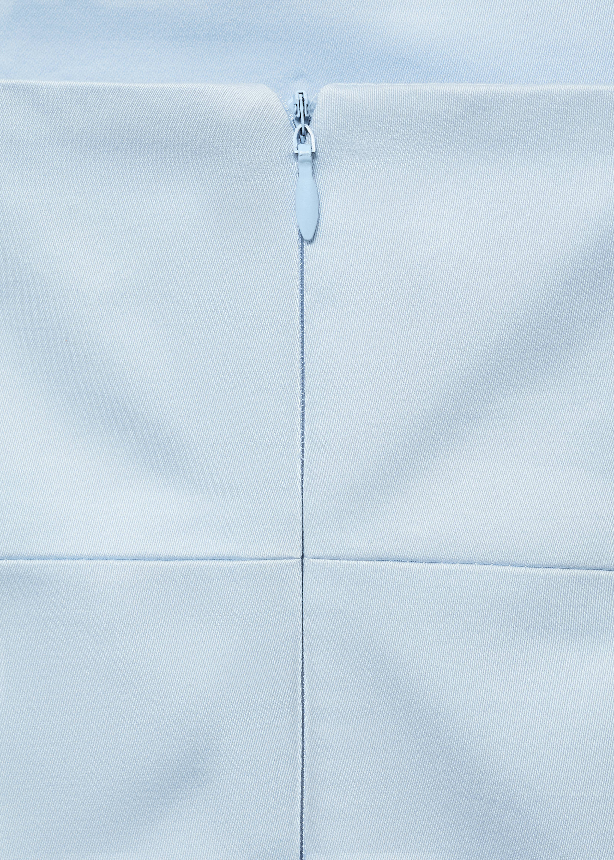 Kurzes Kleid mit Cut-outs und Schleifen - Detail des Artikels 0