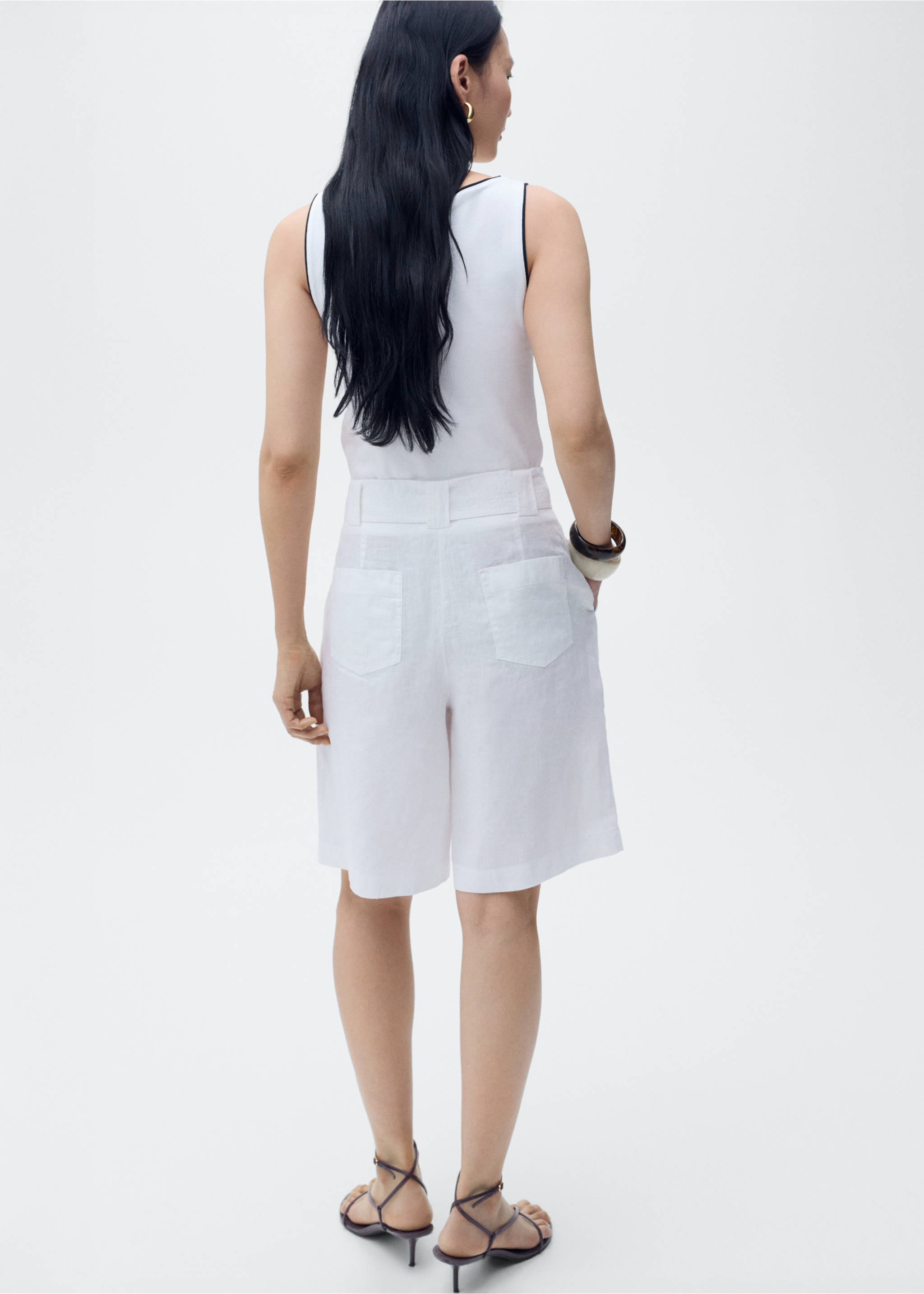 Cotton top with contrasting trim - Reverse of the article, White. Ref: 87049213-00.