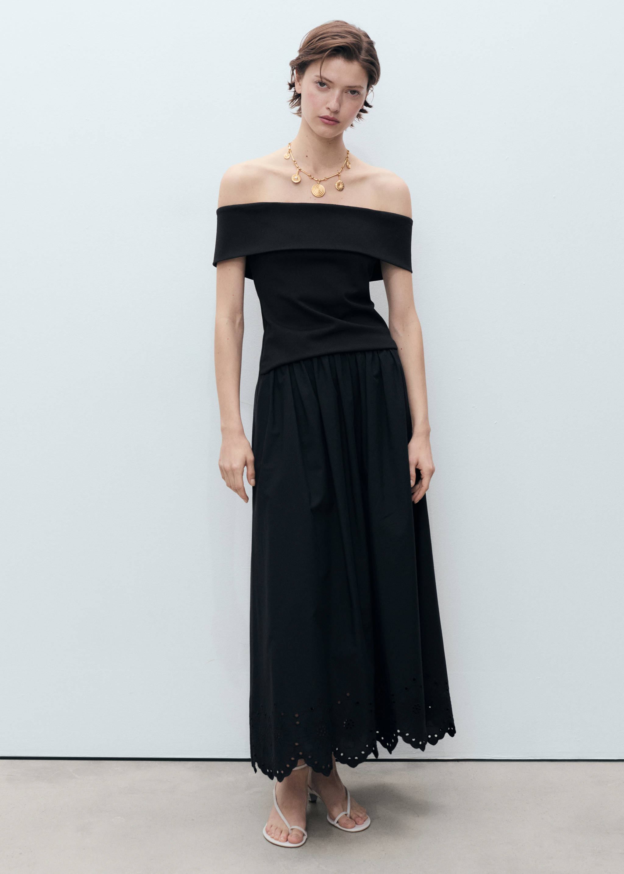 Cotton skirt with embroidered hem - General plane