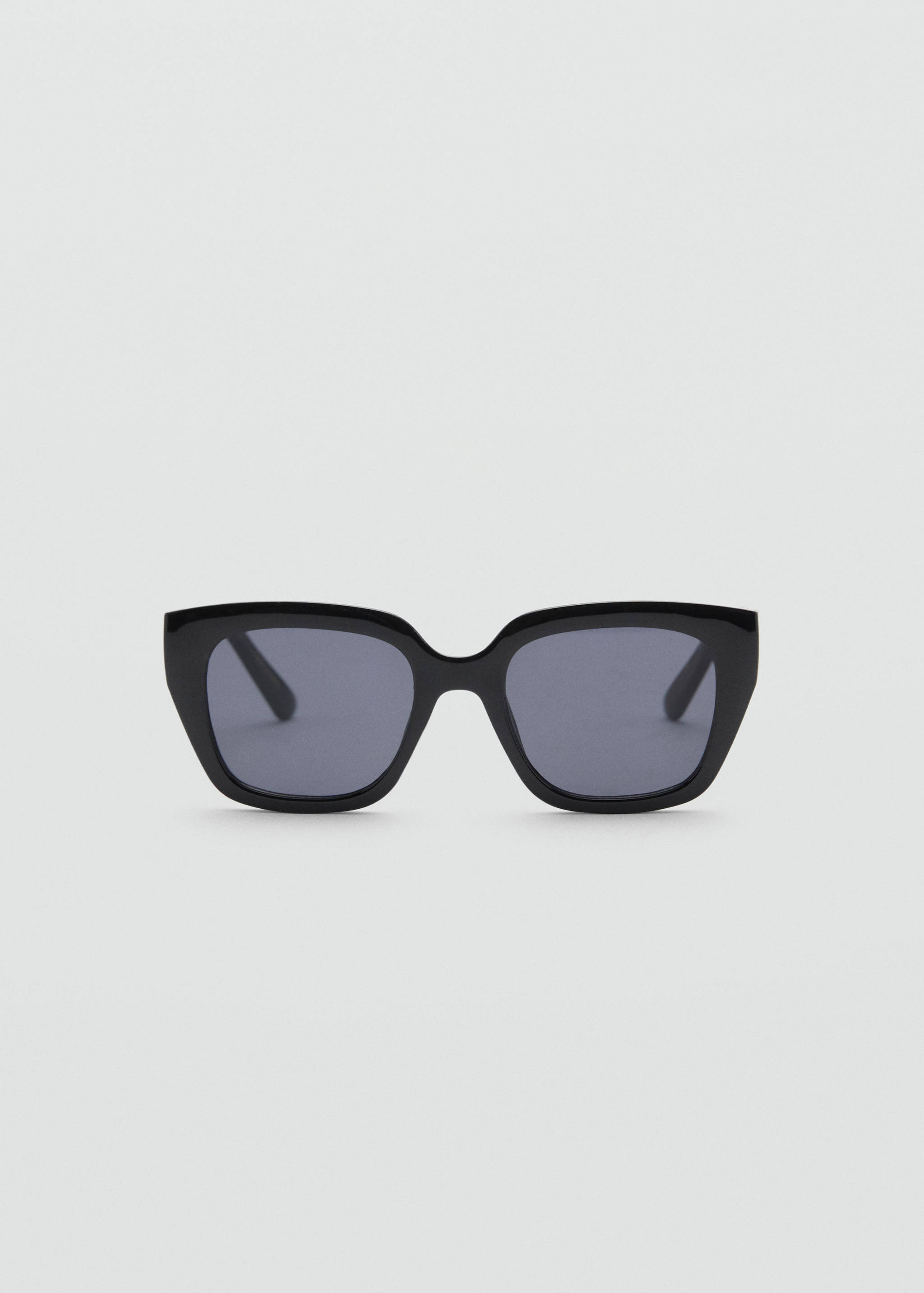 Солнцезащитные очки в пластиковой оправе - Изделие без модели