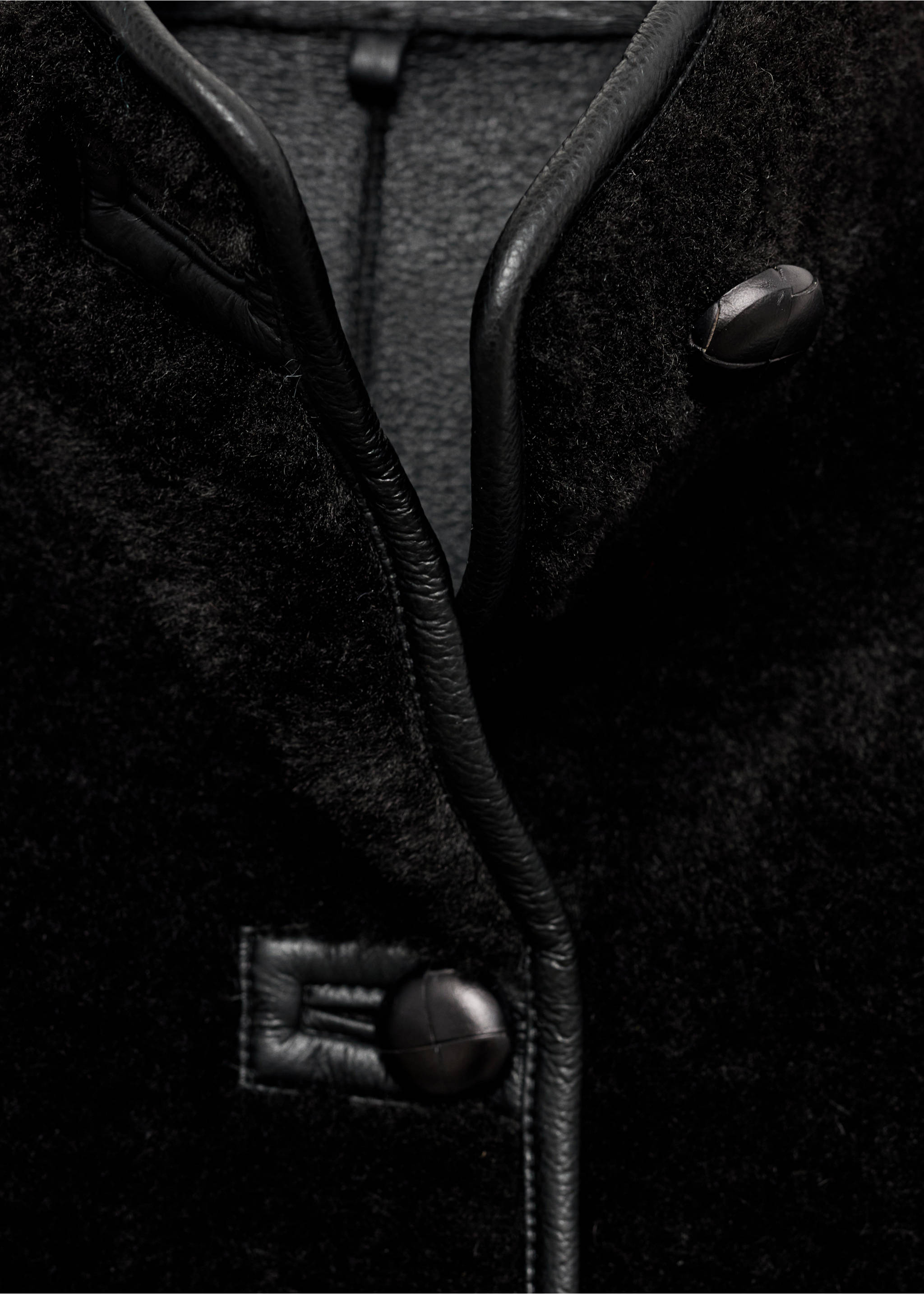 Abrigo corto efecto pelo - Detalle del artículo 8, Negro. Ref: 87050232-00.